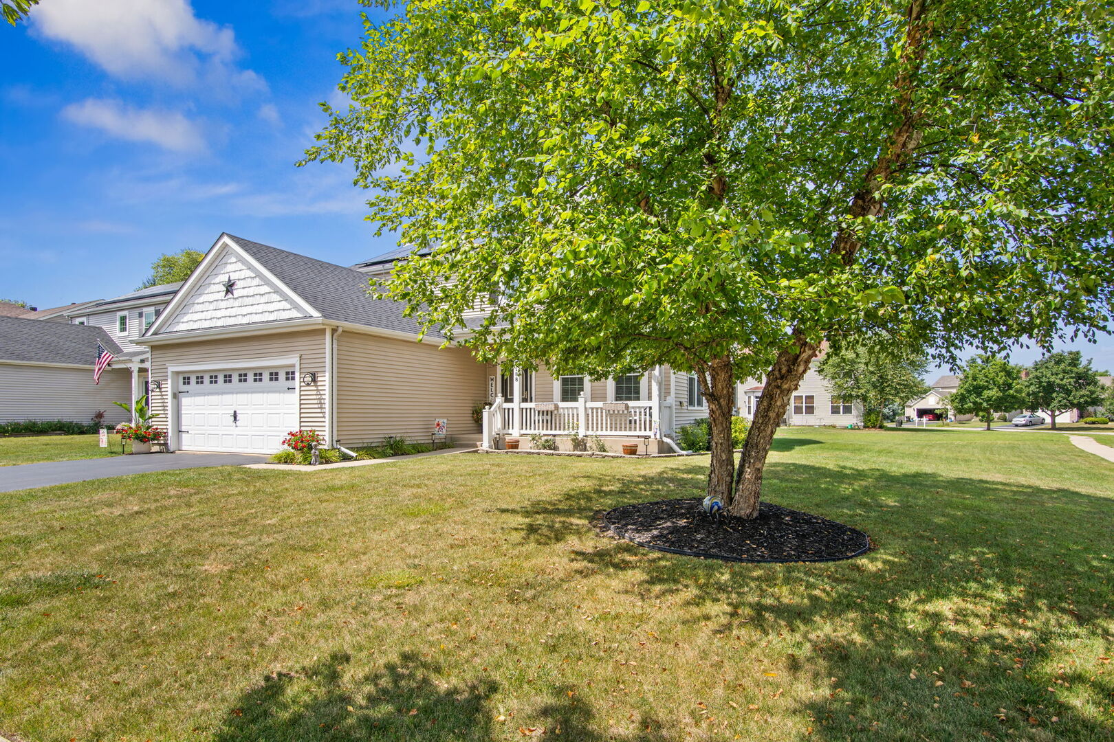 188 S Forest Cove Drive, Round Lake, IL 60073