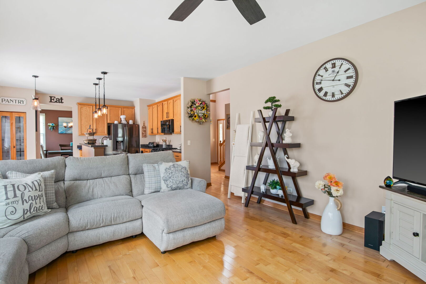 188 S Forest Cove Drive, Round Lake, IL 60073