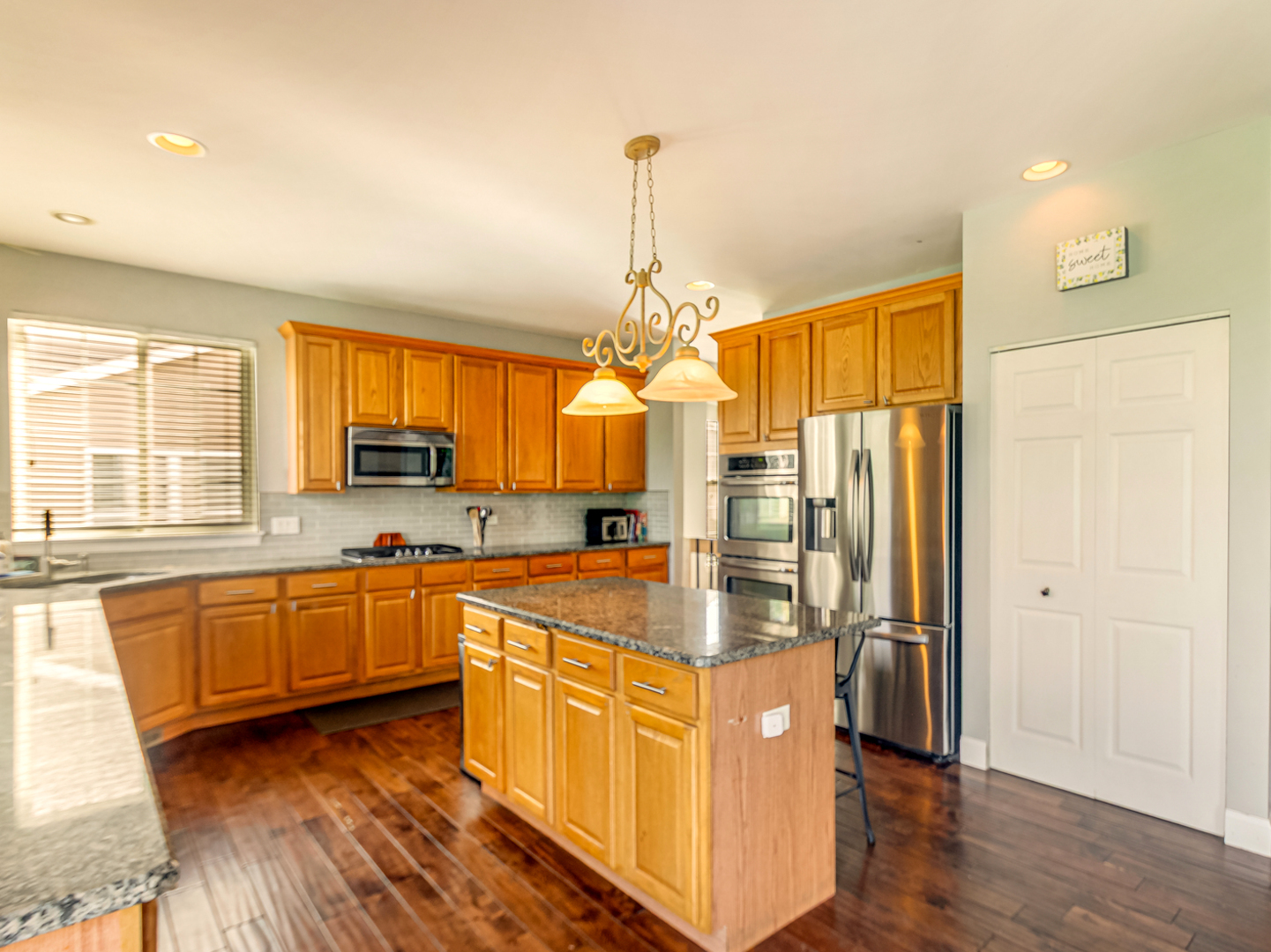 1820 Prairie Ridge Circle, Lindenhurst, IL 60046