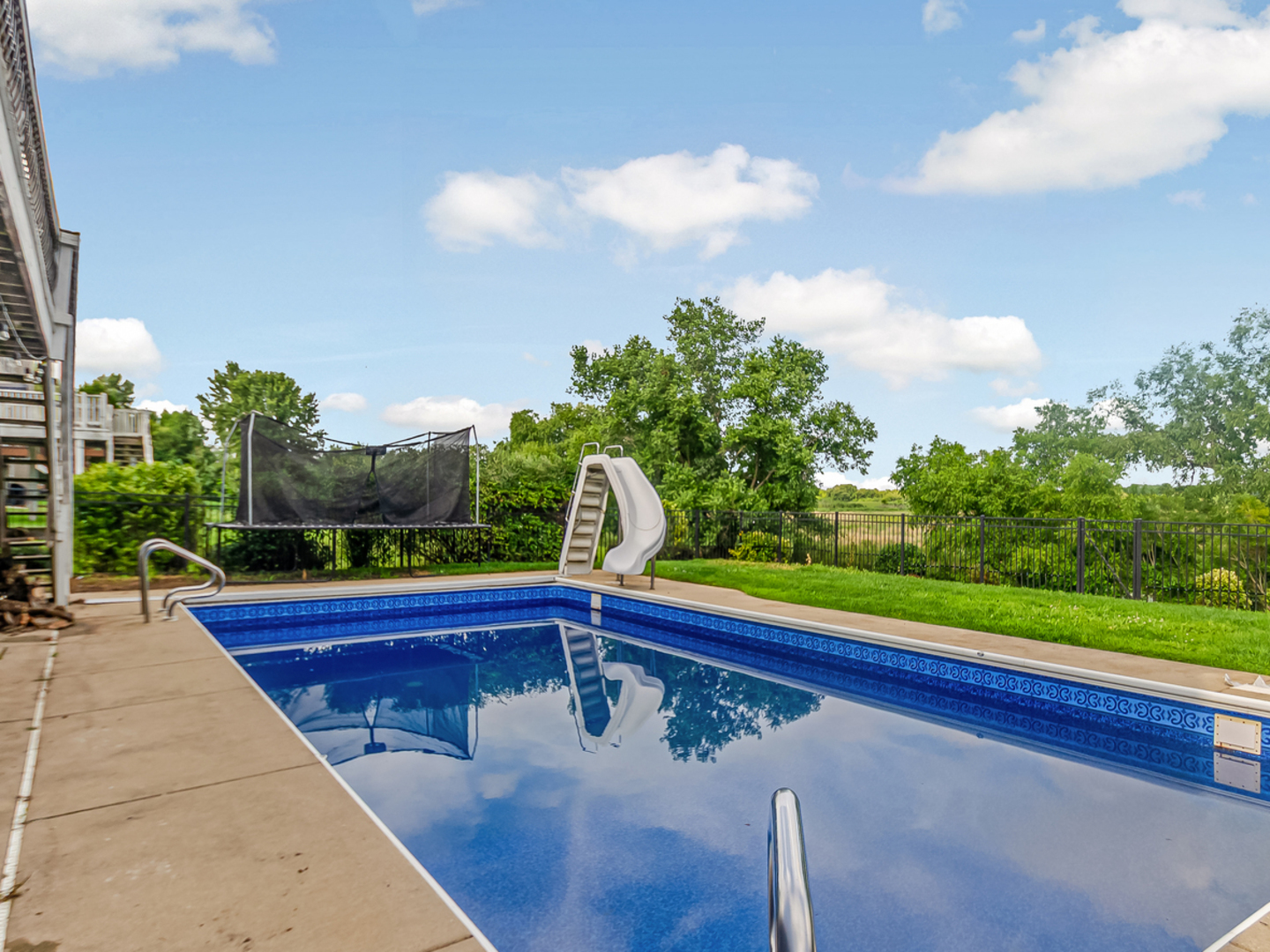 1820 Prairie Ridge Circle, Lindenhurst, IL 60046