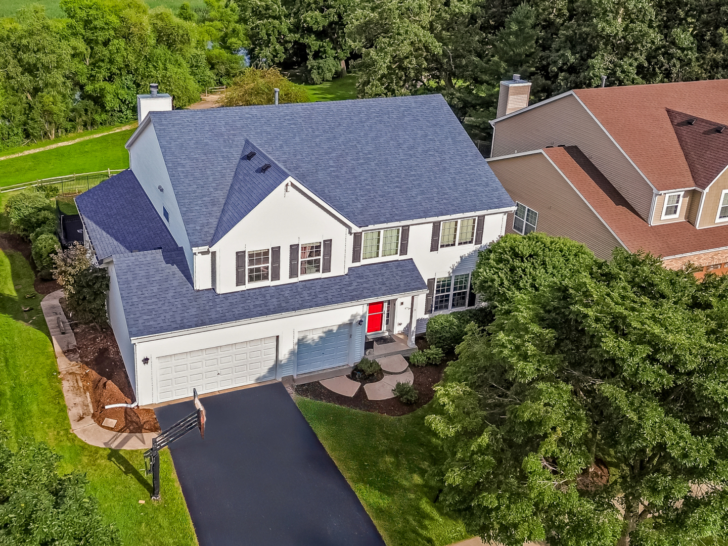 1820 Prairie Ridge Circle, Lindenhurst, IL 60046