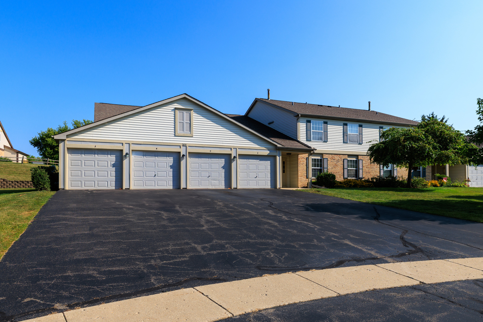 305 Crestview Drive #A, Wauconda, IL 60084