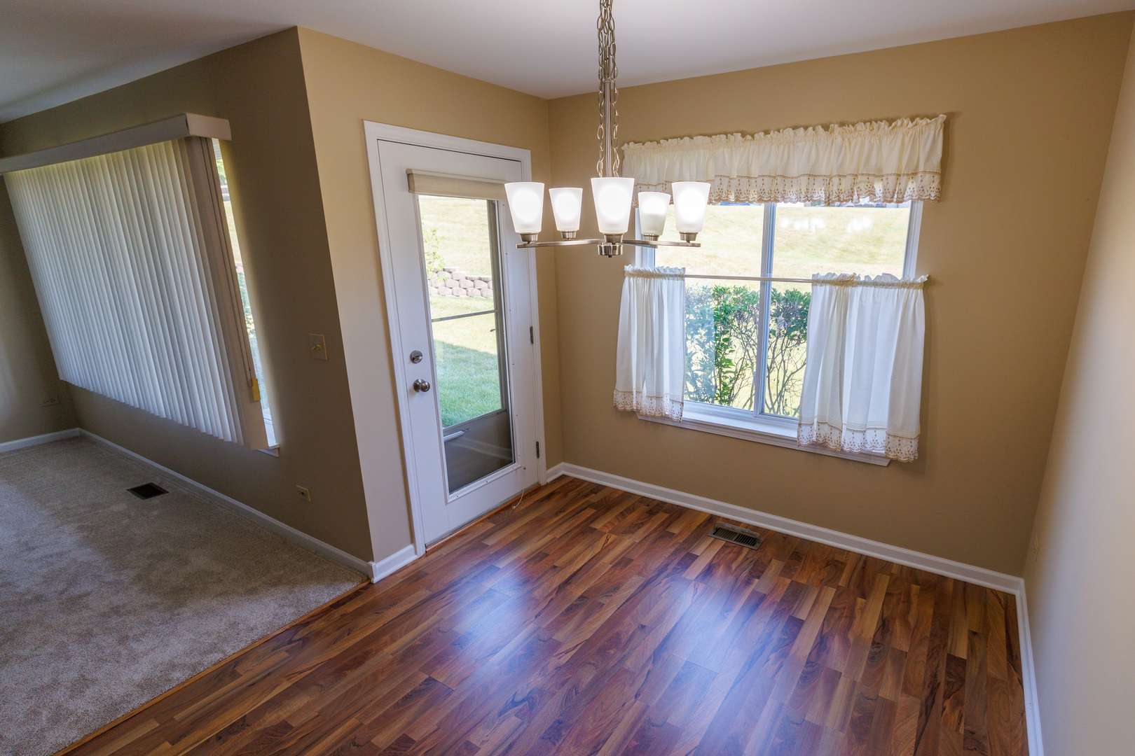 305 Crestview Drive #A, Wauconda, IL 60084