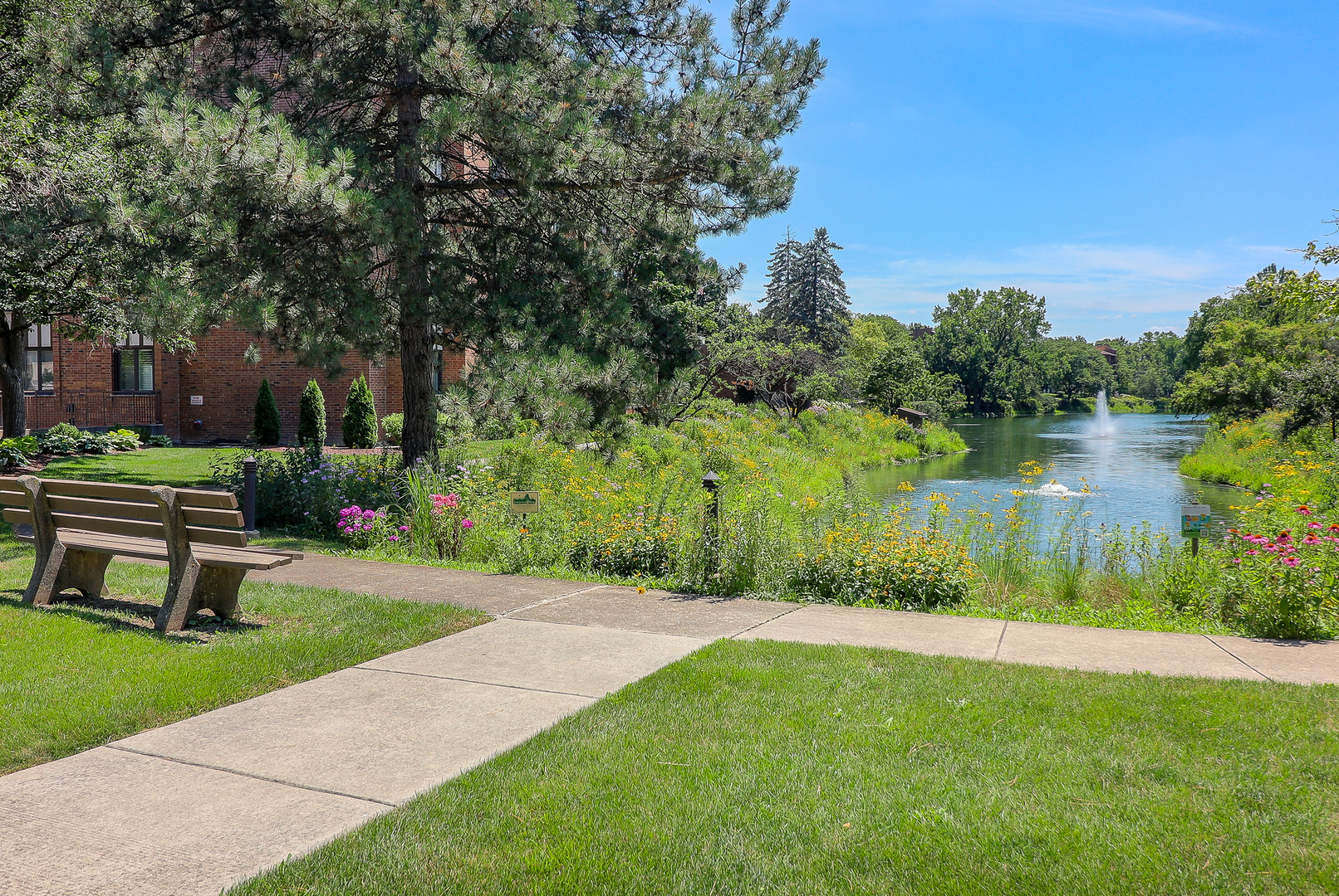 601 Lake Hinsdale Drive #307, Willowbrook, IL 60527