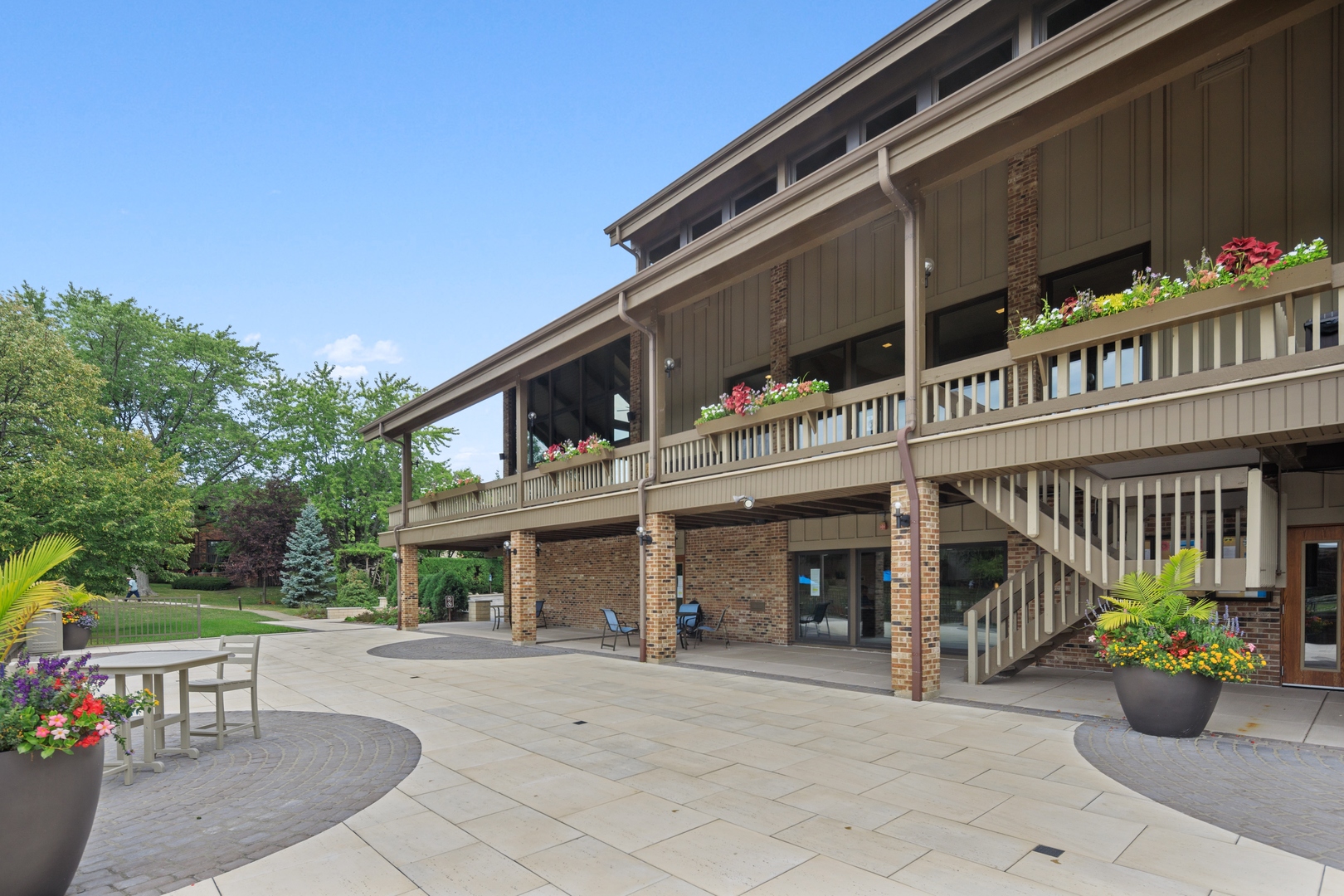 601 Lake Hinsdale Drive #307, Willowbrook, IL 60527