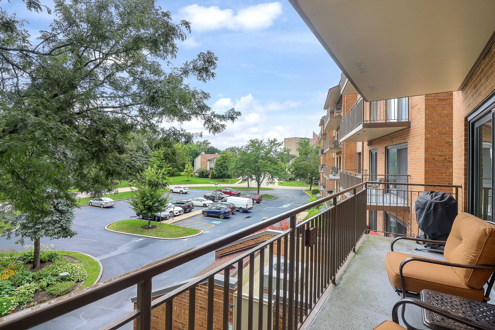 601 Lake Hinsdale Drive #307, Willowbrook, IL 60527