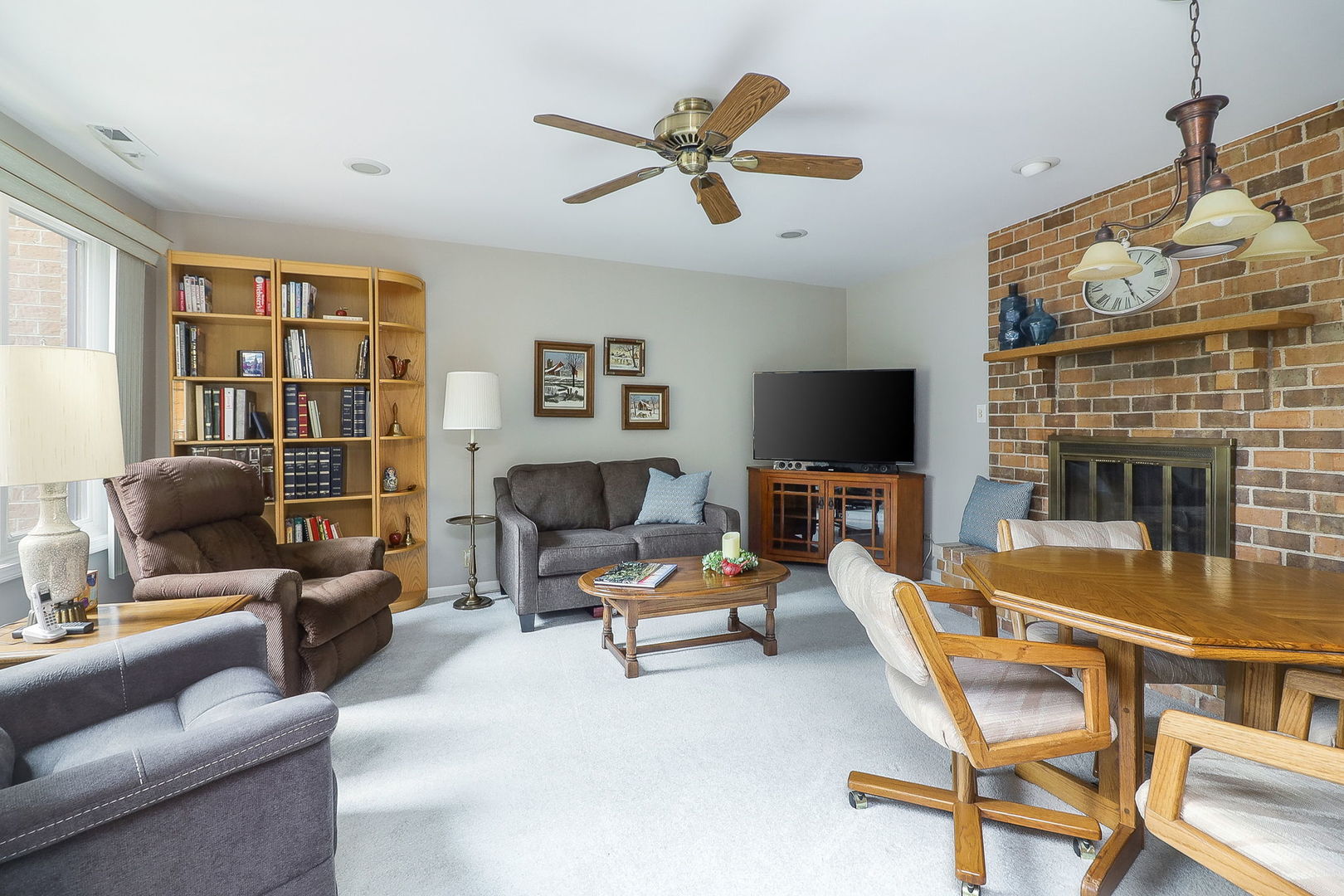 601 Lake Hinsdale Drive #307, Willowbrook, IL 60527