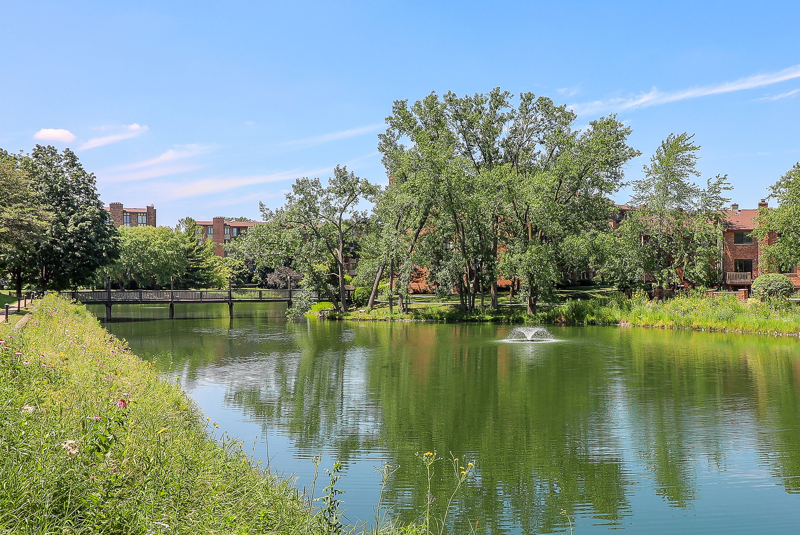 601 Lake Hinsdale Drive #307, Willowbrook, IL 60527