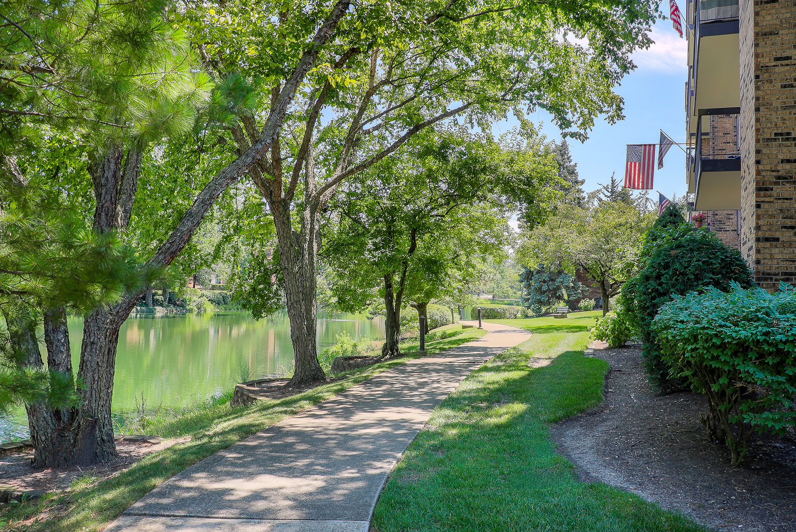 601 Lake Hinsdale Drive #307, Willowbrook, IL 60527