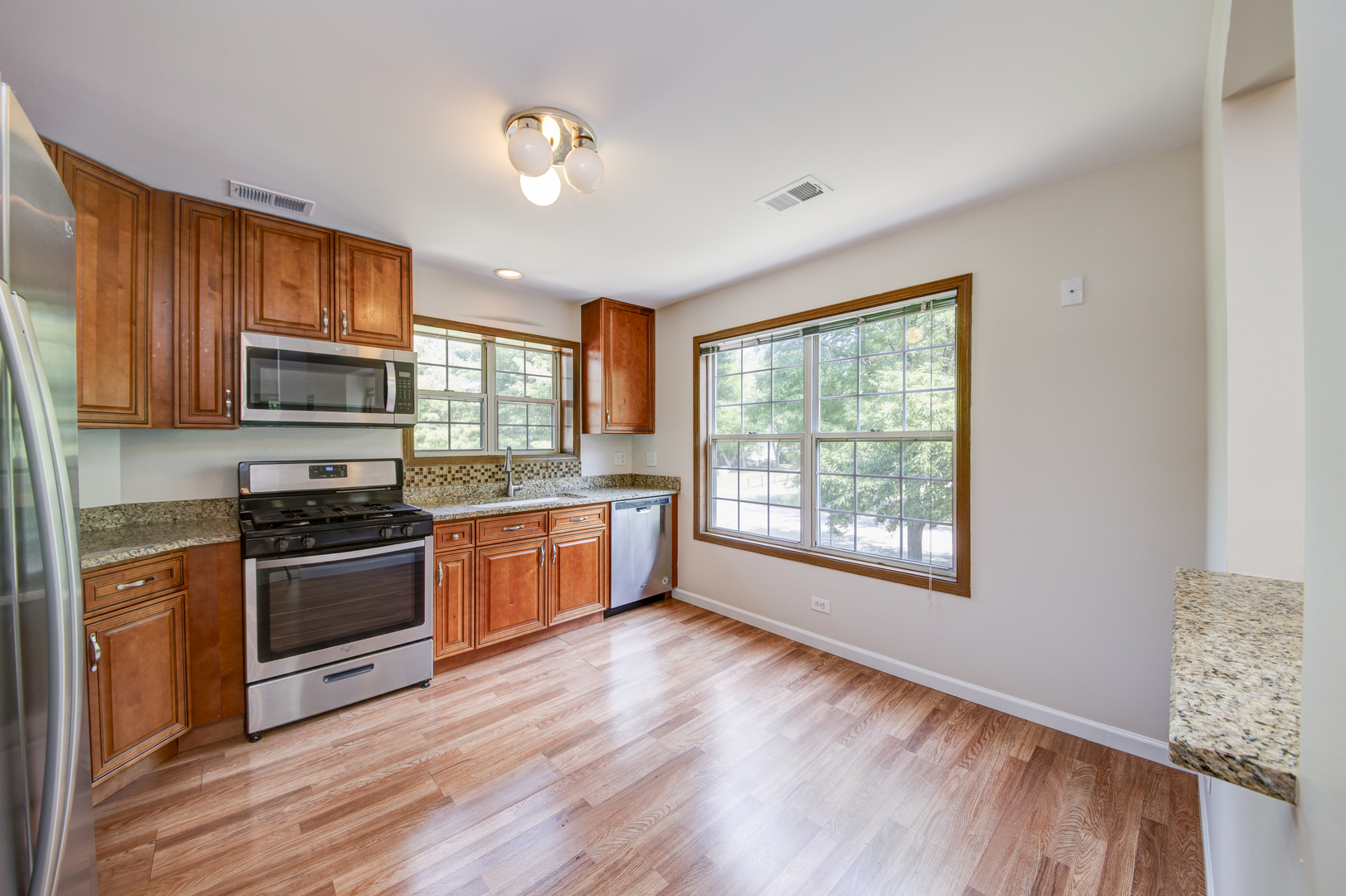 326 Debbie Lane #326, Schaumburg, IL 60194