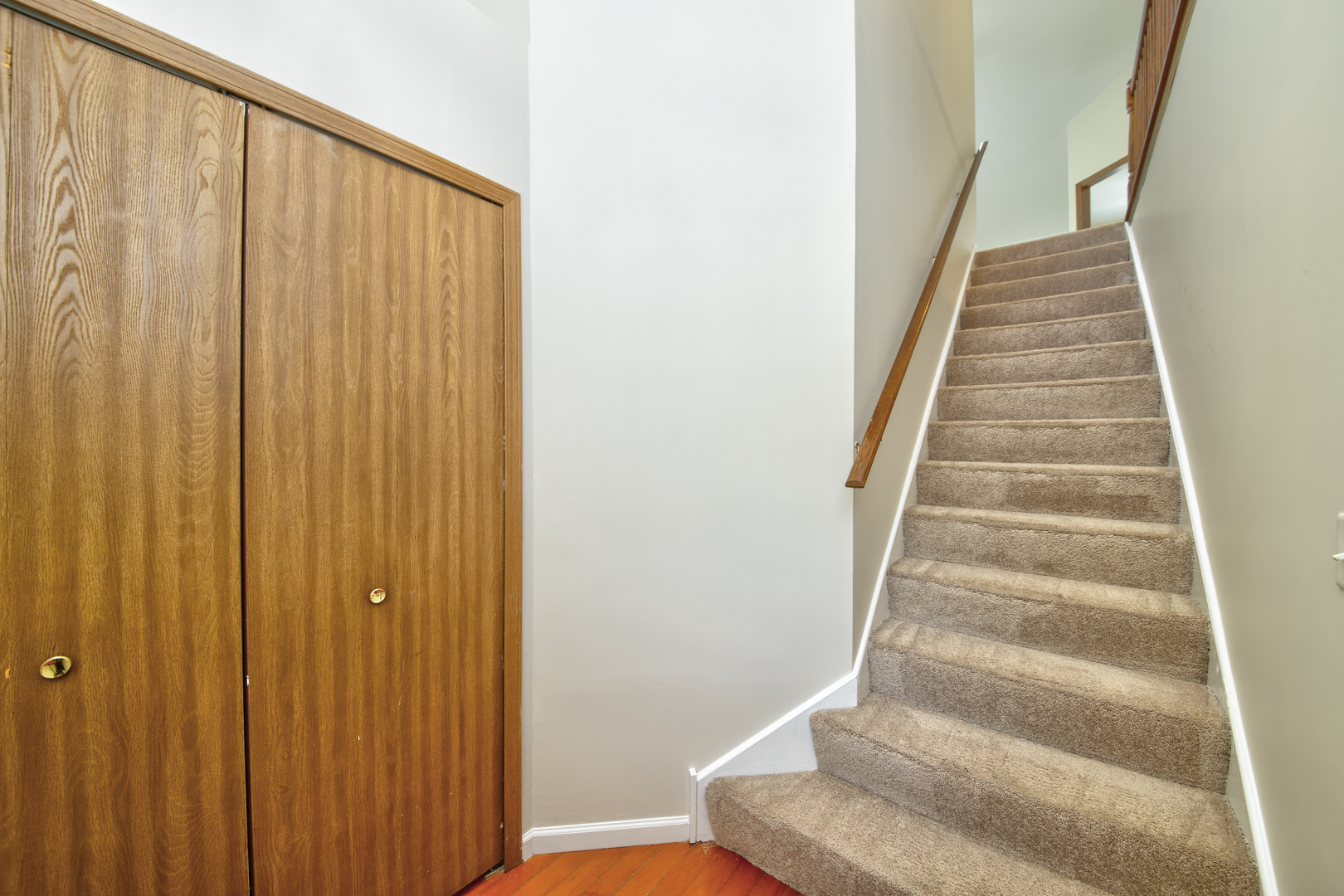 326 Debbie Lane #326, Schaumburg, IL 60194