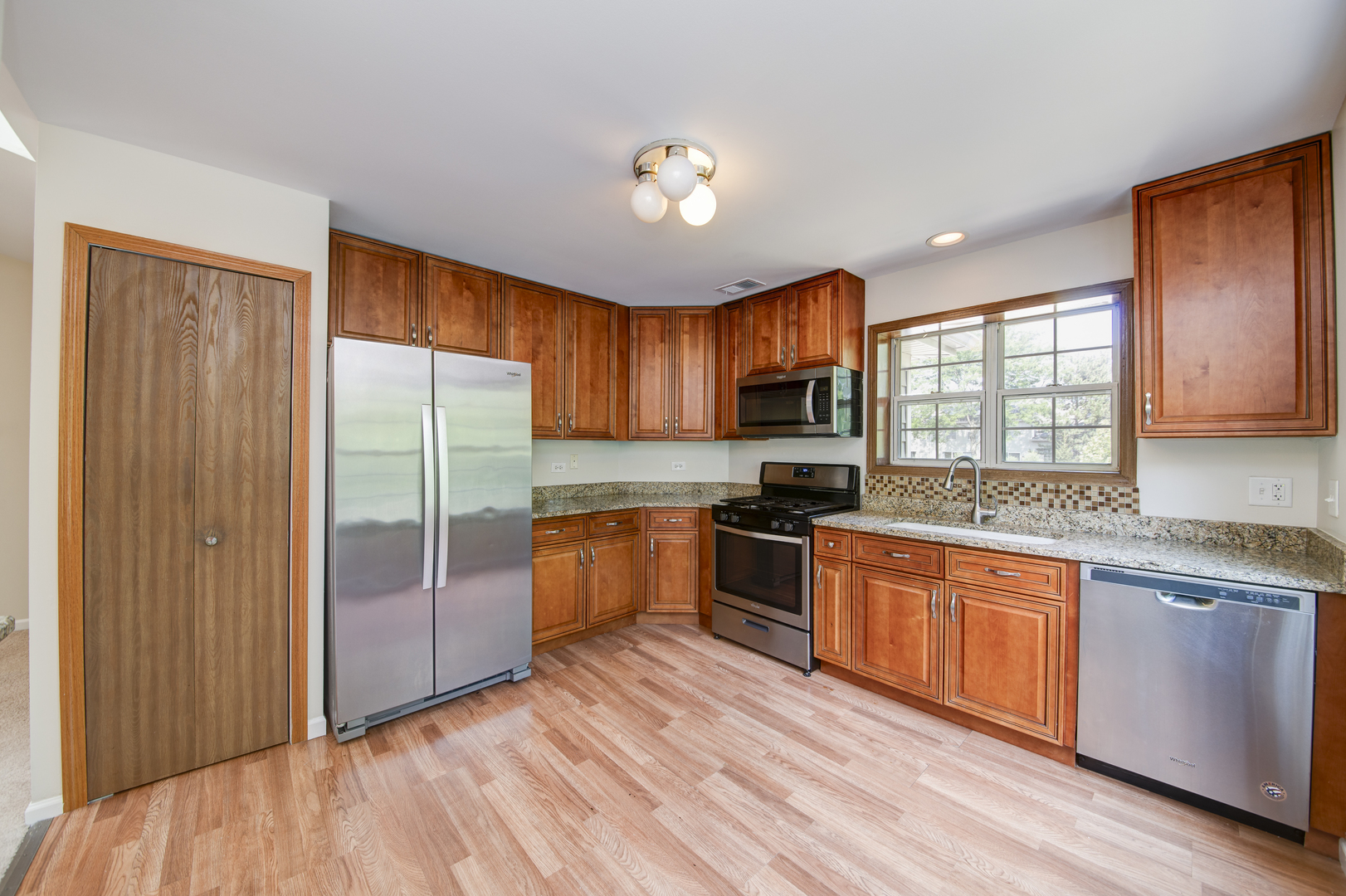 326 Debbie Lane #326, Schaumburg, IL 60194