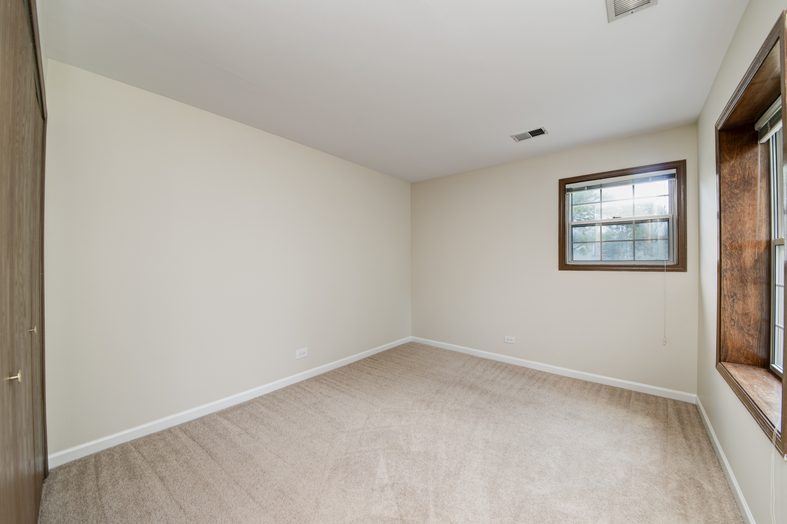 326 Debbie Lane #326, Schaumburg, IL 60194