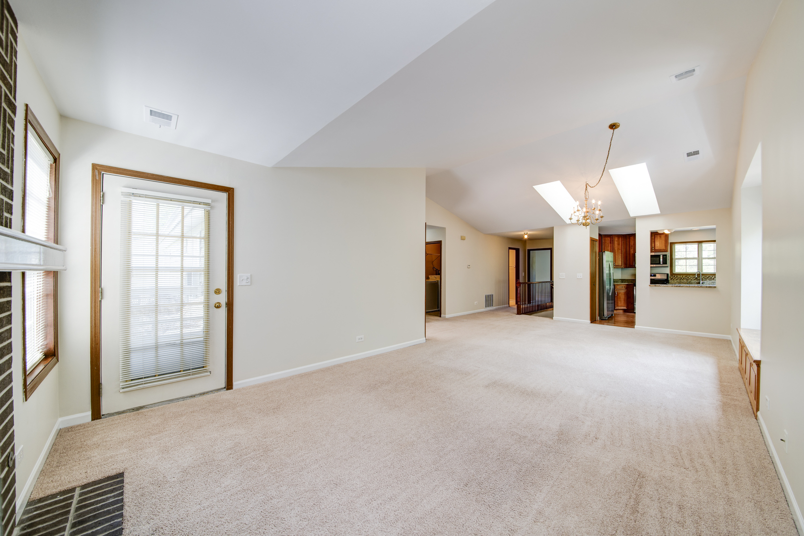 326 Debbie Lane #326, Schaumburg, IL 60194