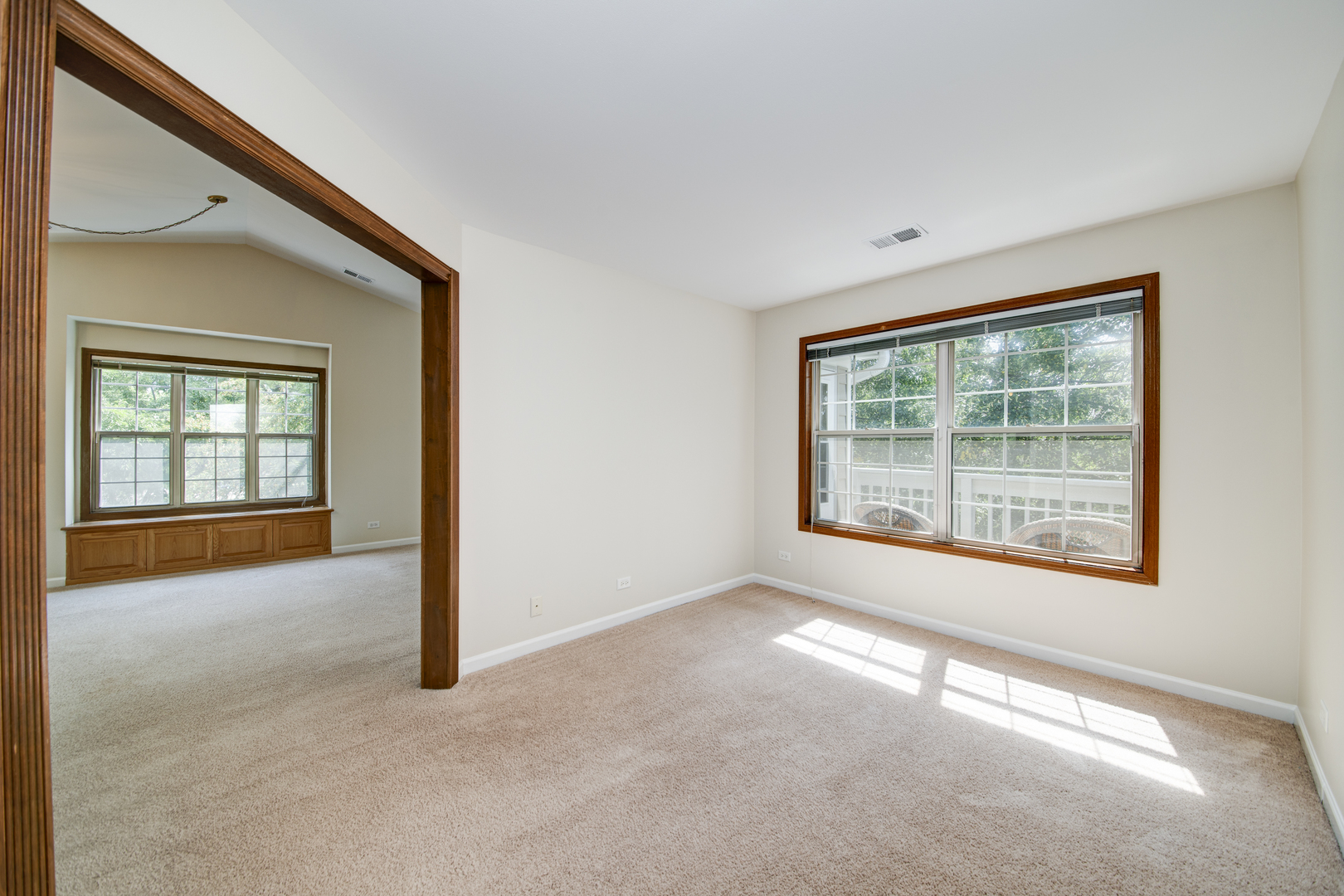 326 Debbie Lane #326, Schaumburg, IL 60194