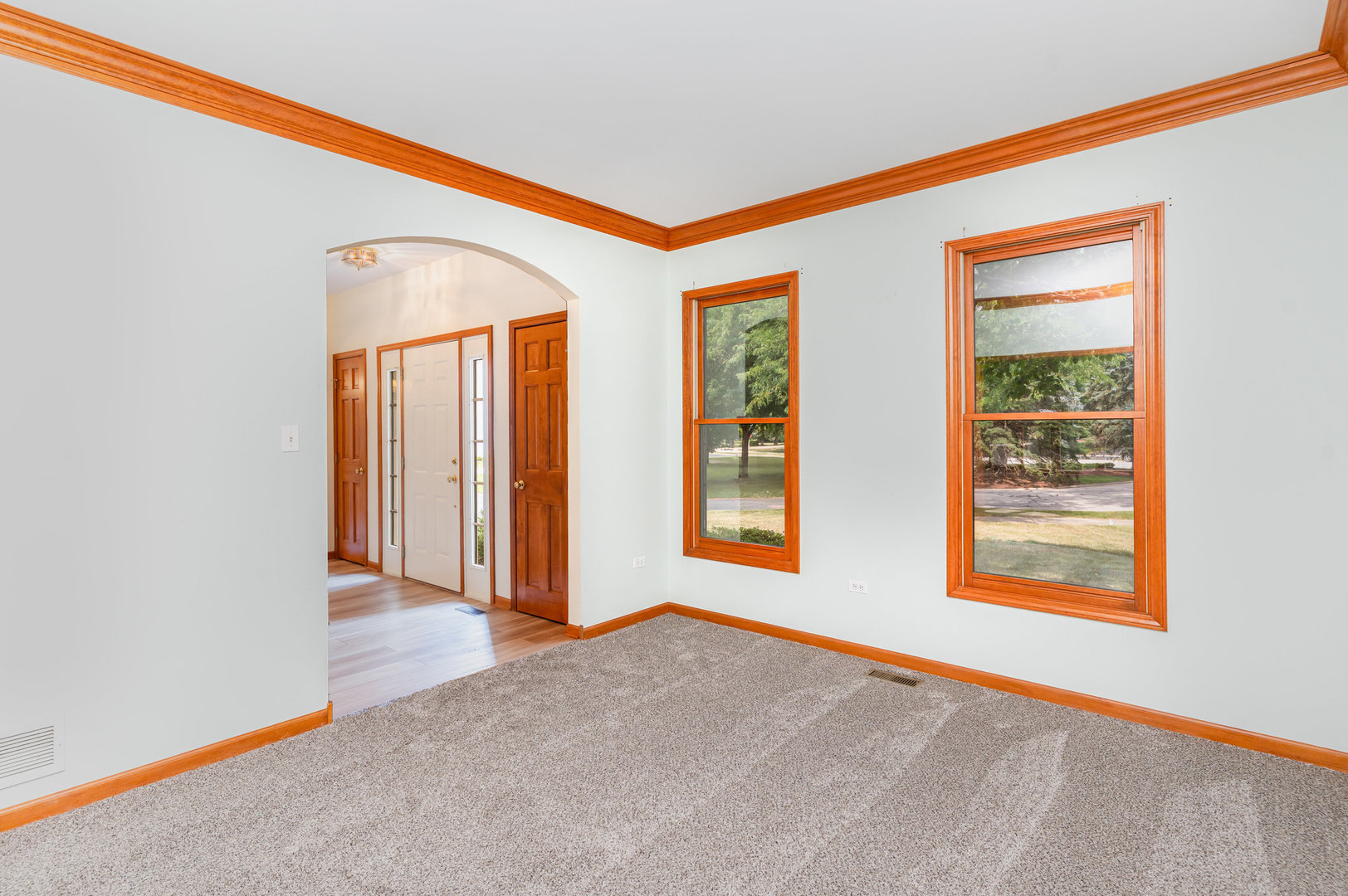 975 Pinecrest Drive, Sugar Grove, IL 60554