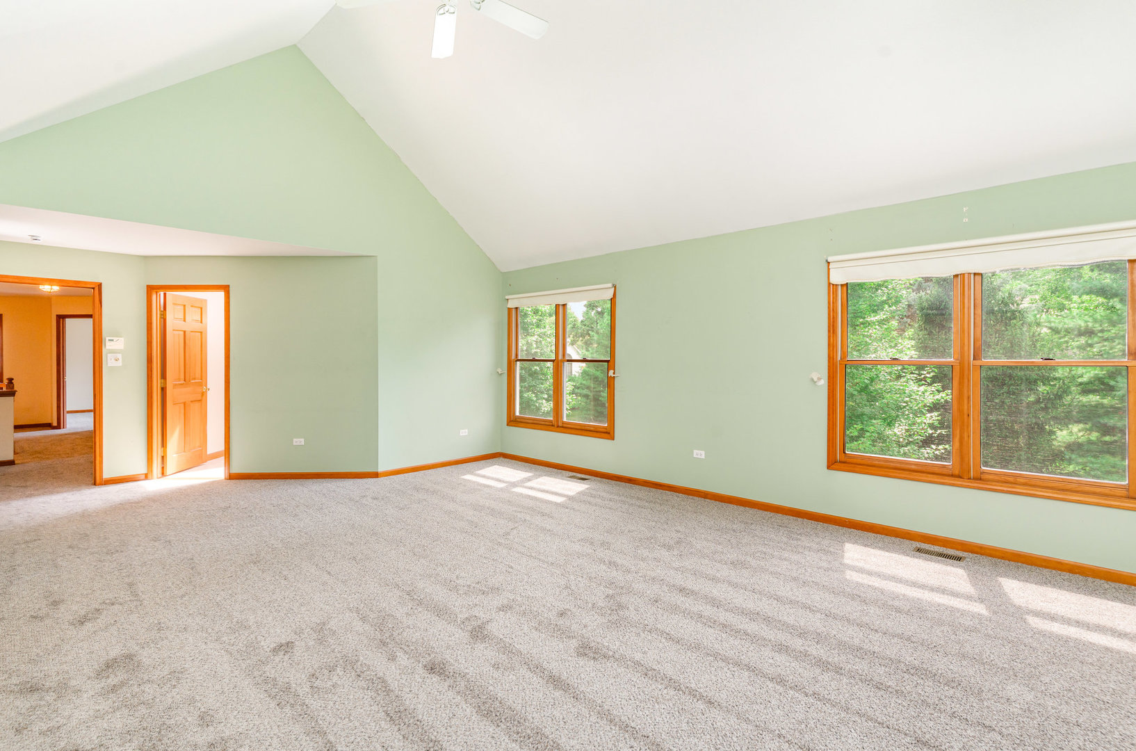 975 Pinecrest Drive, Sugar Grove, IL 60554