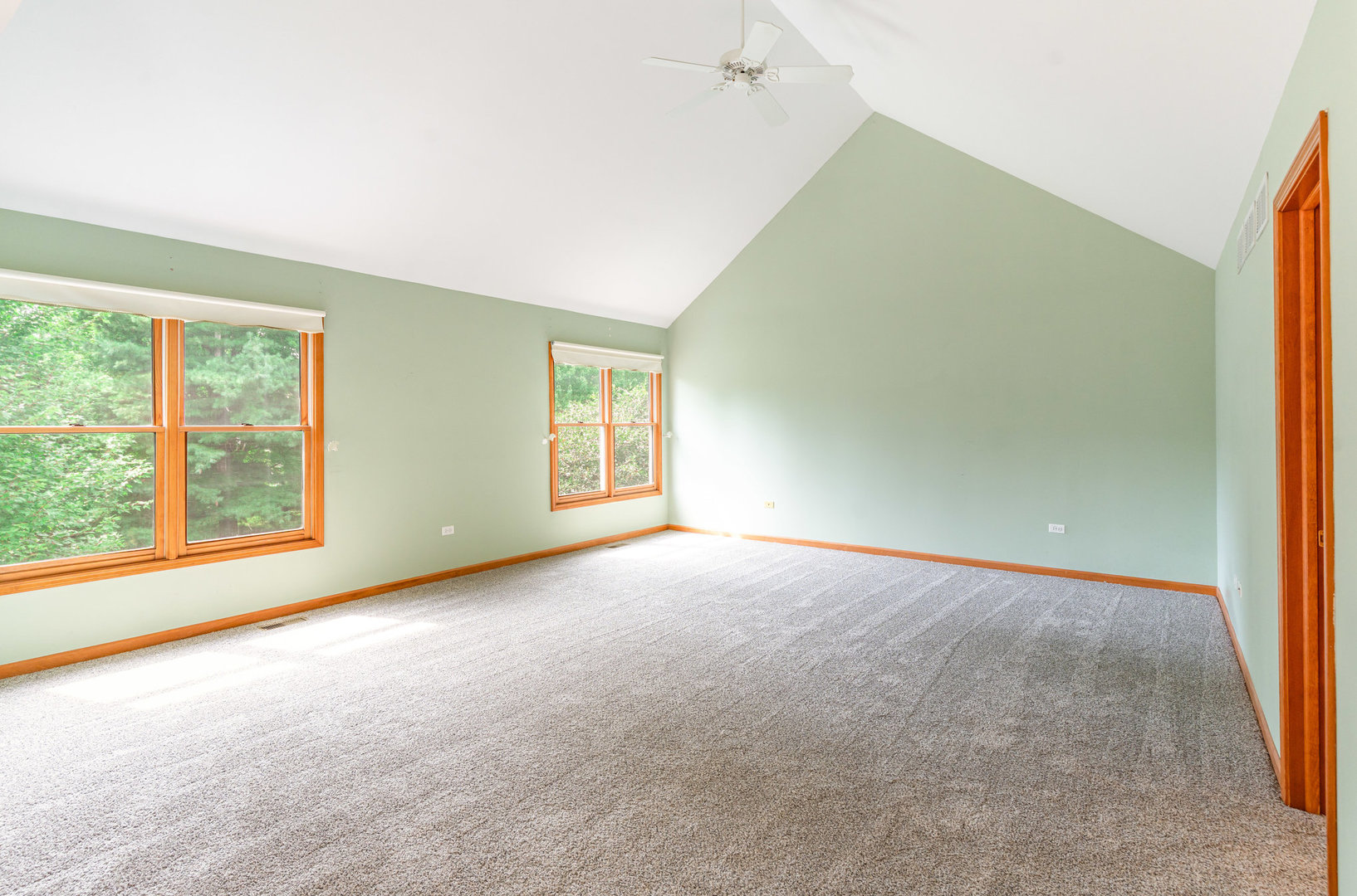 975 Pinecrest Drive, Sugar Grove, IL 60554