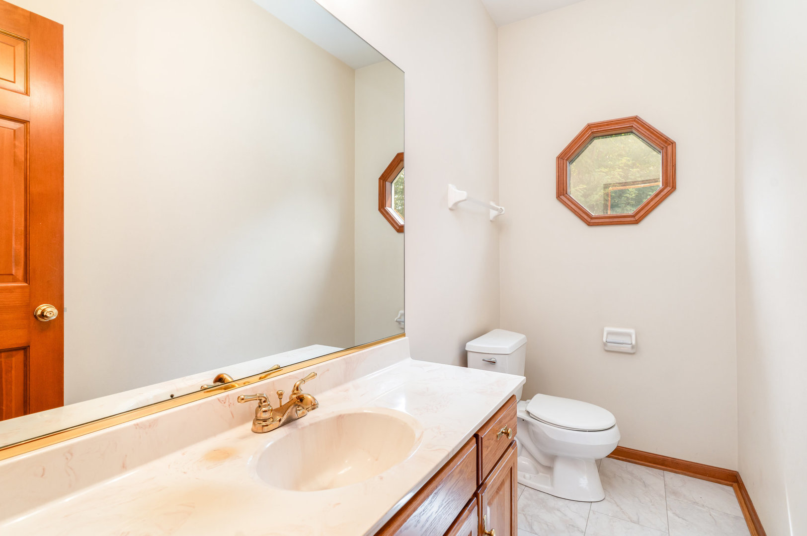 975 Pinecrest Drive, Sugar Grove, IL 60554