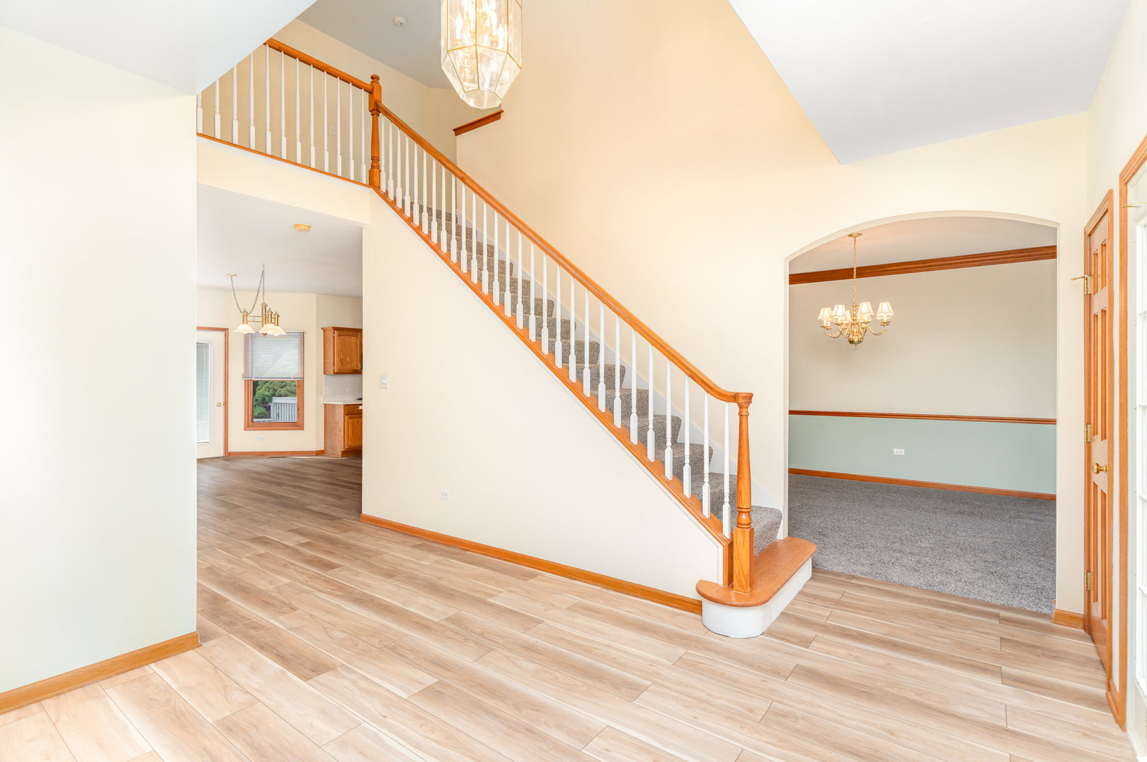 975 Pinecrest Drive, Sugar Grove, IL 60554