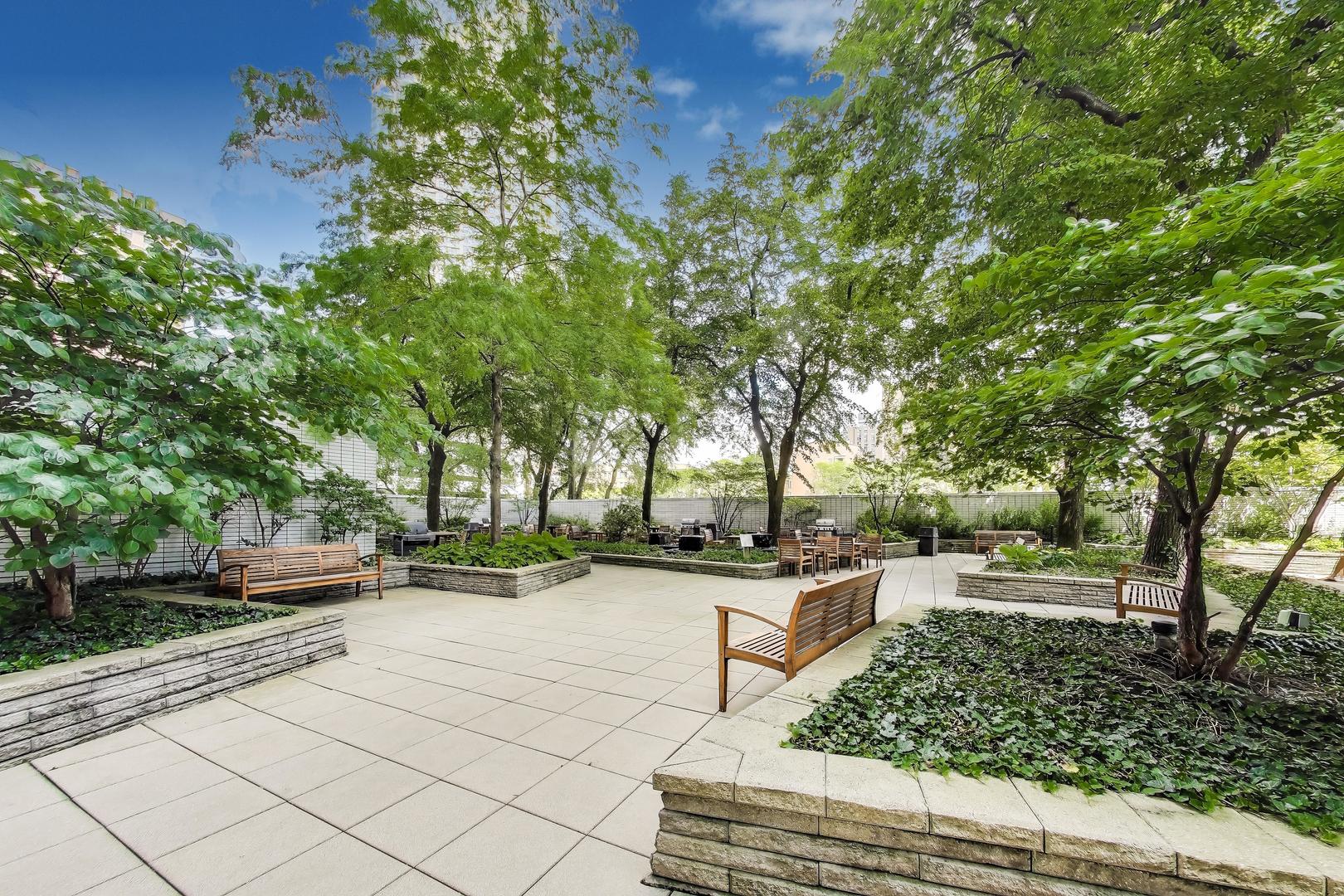 3600 N LAKE SHORE Drive #1518, Chicago, IL 60613