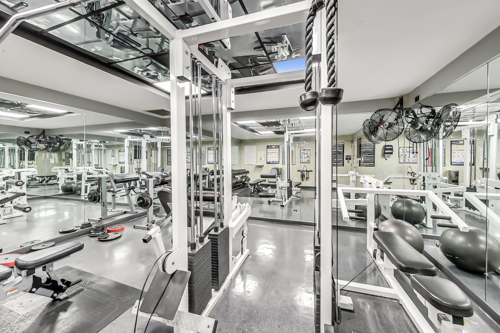 3600 N LAKE SHORE Drive #1518, Chicago, IL 60613