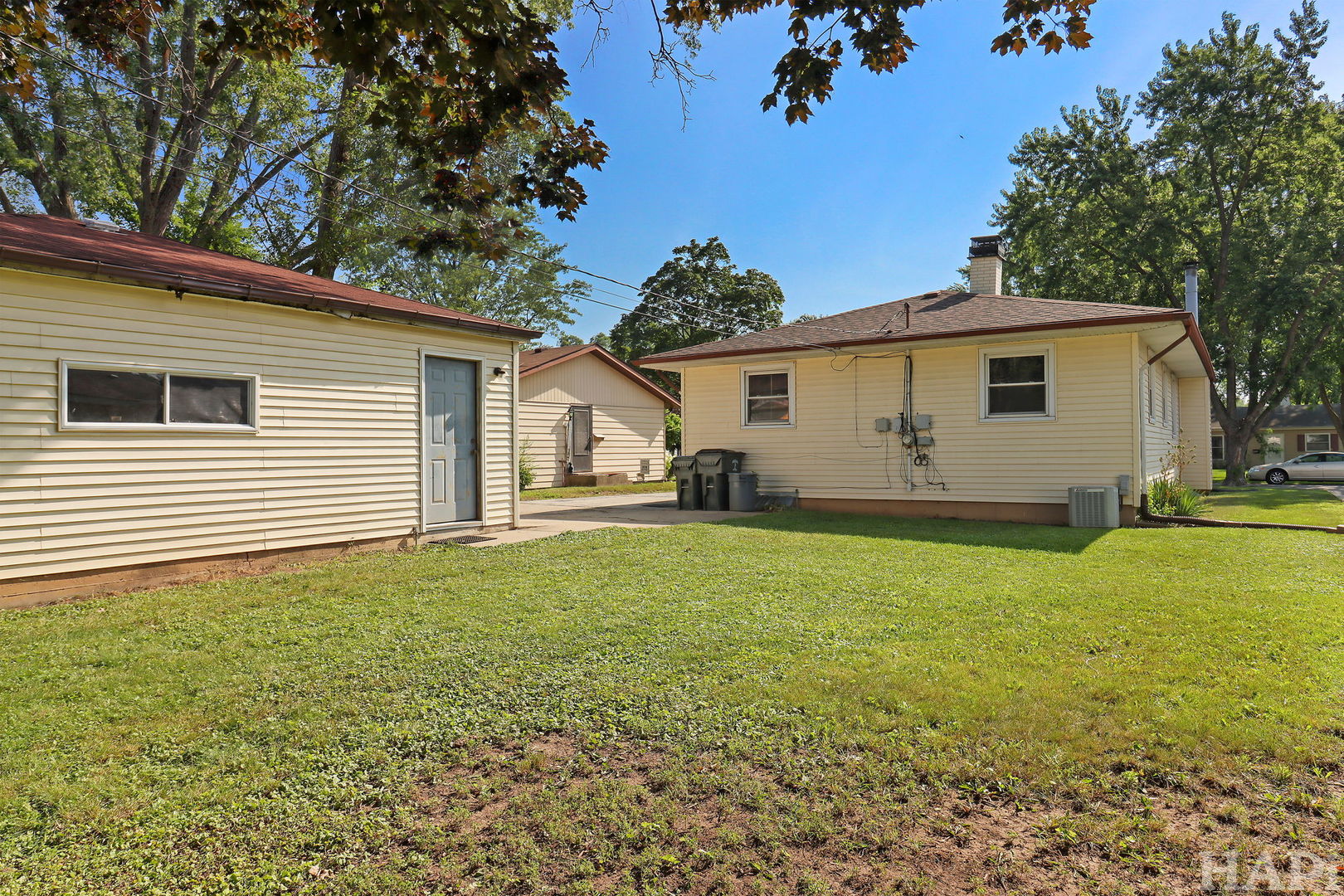 226 N California Avenue, Mundelein, IL 60060