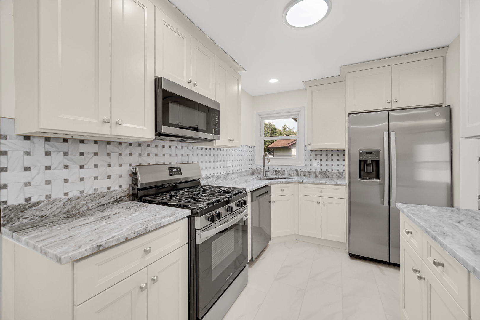 1017 FORDHAM Way, Westmont, IL 60559