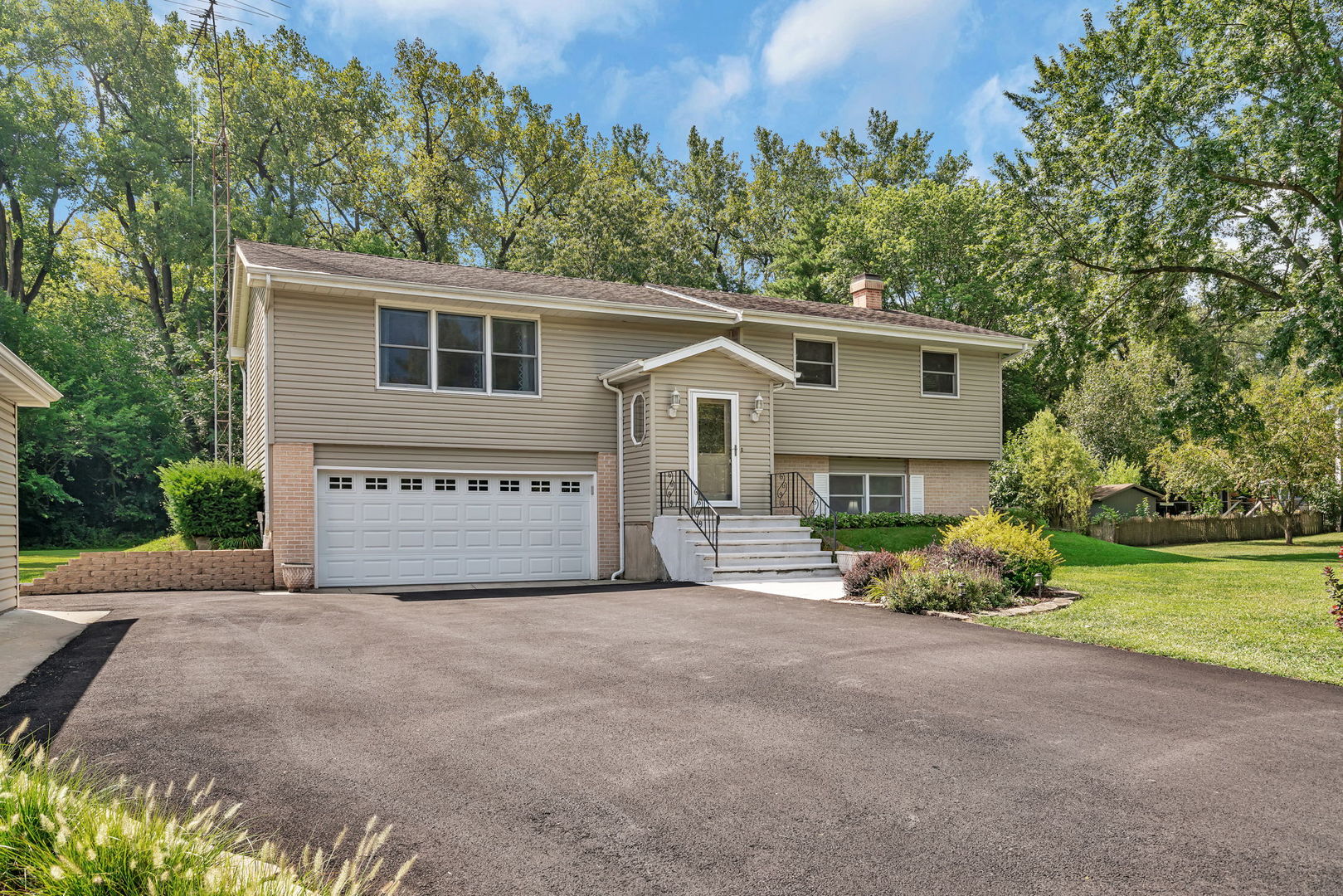 6175 E South Prairie Drive, Morris, IL 60450