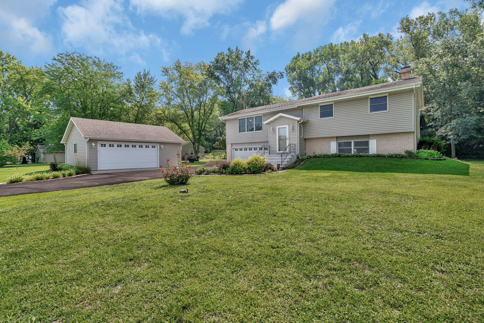 6175 E South Prairie Drive, Morris, IL 60450