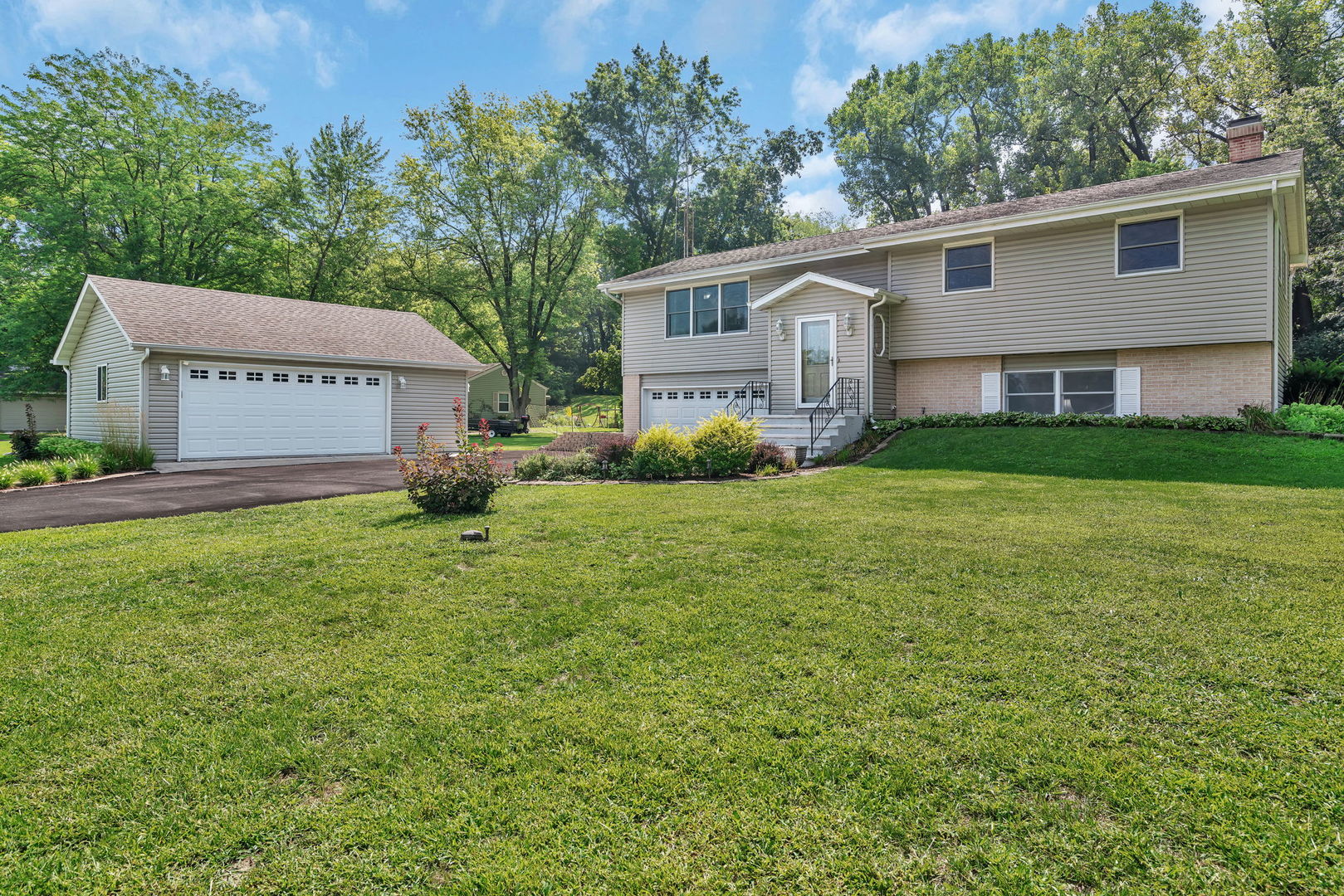 6175 E South Prairie Drive, Morris, IL 60450