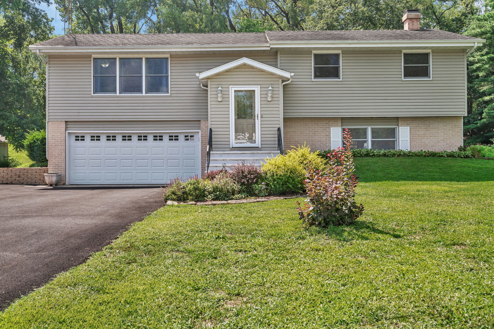 6175 E South Prairie Drive, Morris, IL 60450