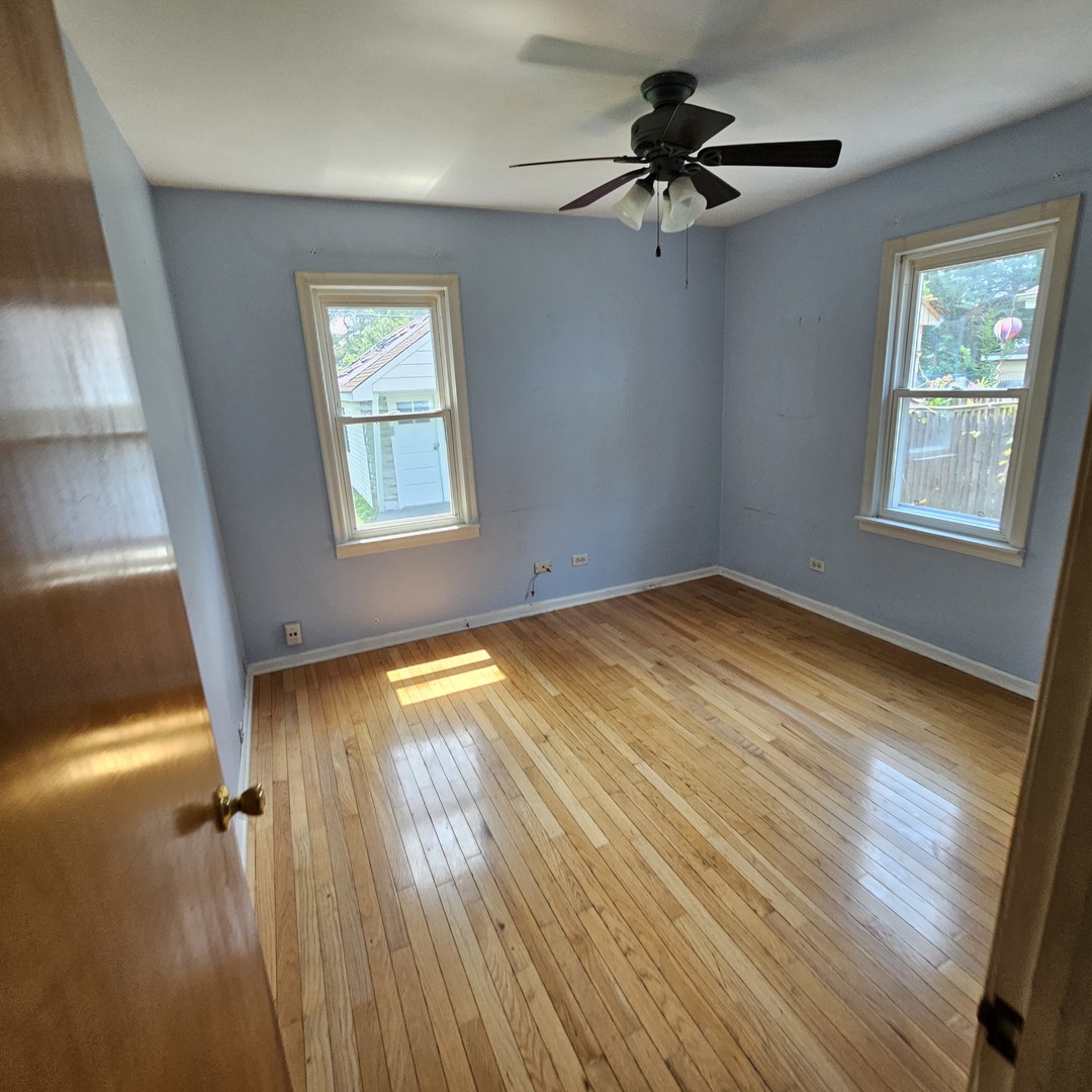 237 Pine Street, Villa Park, IL 60181