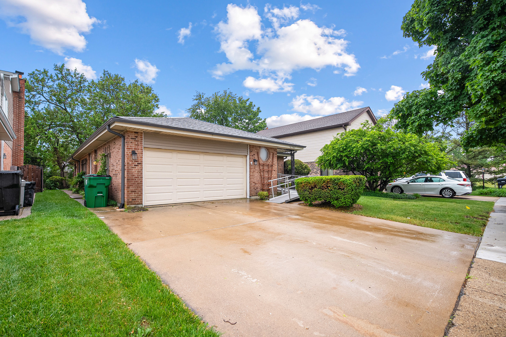 10567 Waterford. Drive, Westchester, IL 60154
