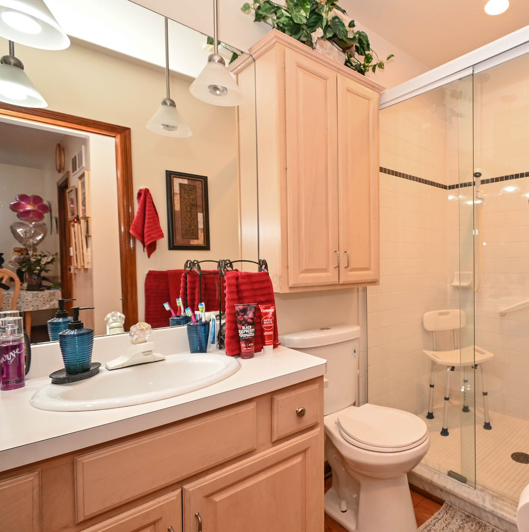 2350 N Lewis Avenue, Waukegan, IL 60087