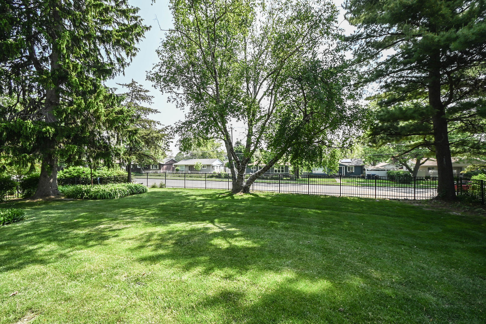 2350 N Lewis Avenue, Waukegan, IL 60087