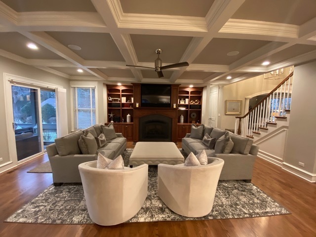 835 Avon Court, Glen Ellyn, IL 60137