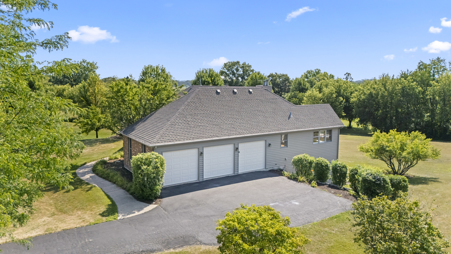 15785 N Gorham Lane, Wadsworth, IL 60083