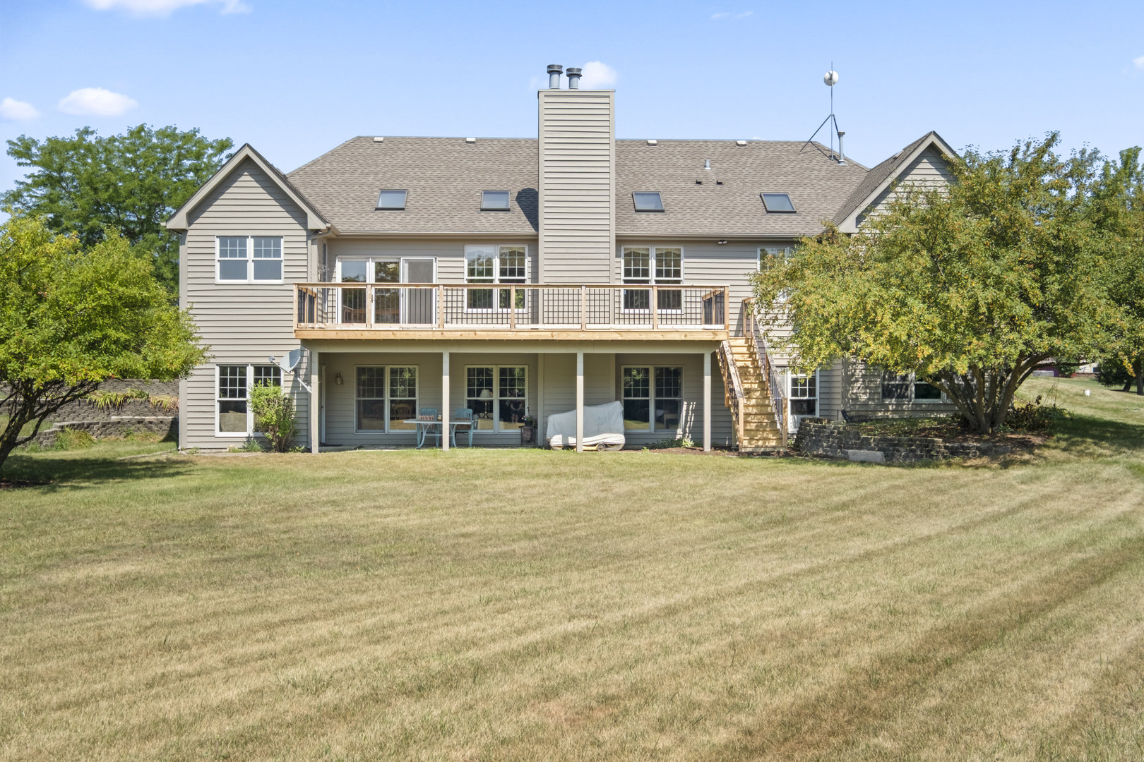 15785 N Gorham Lane, Wadsworth, IL 60083