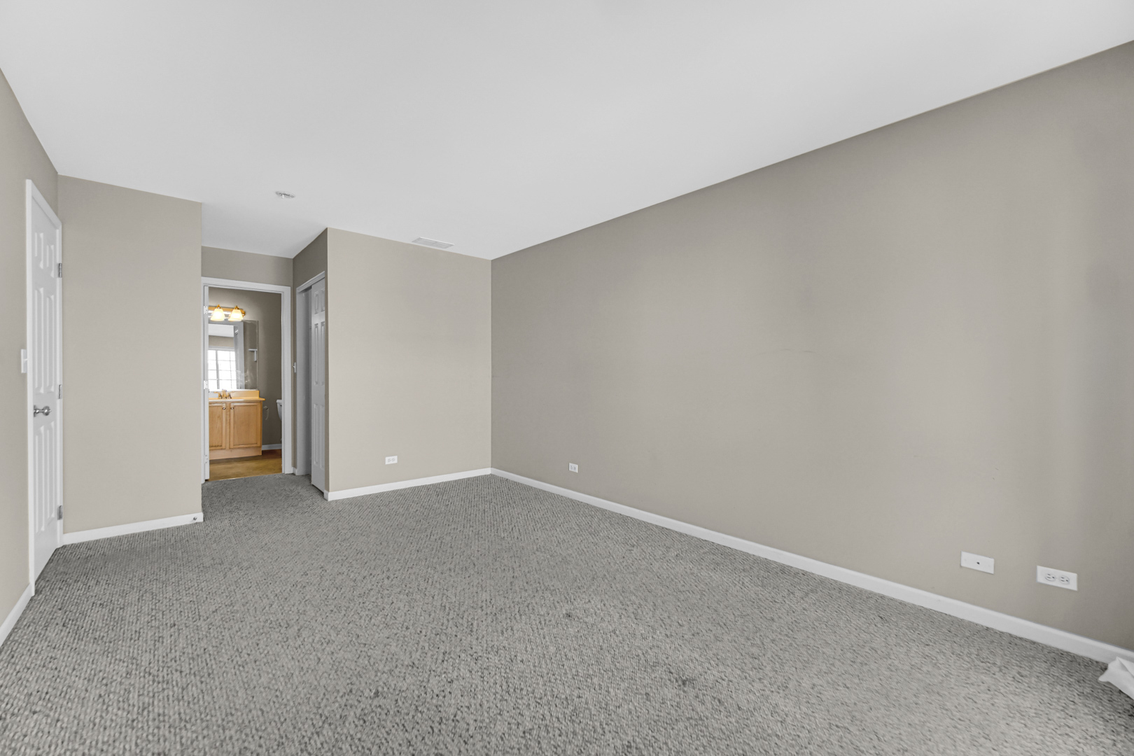 3356 Ravinia Circle, Aurora, IL 60504