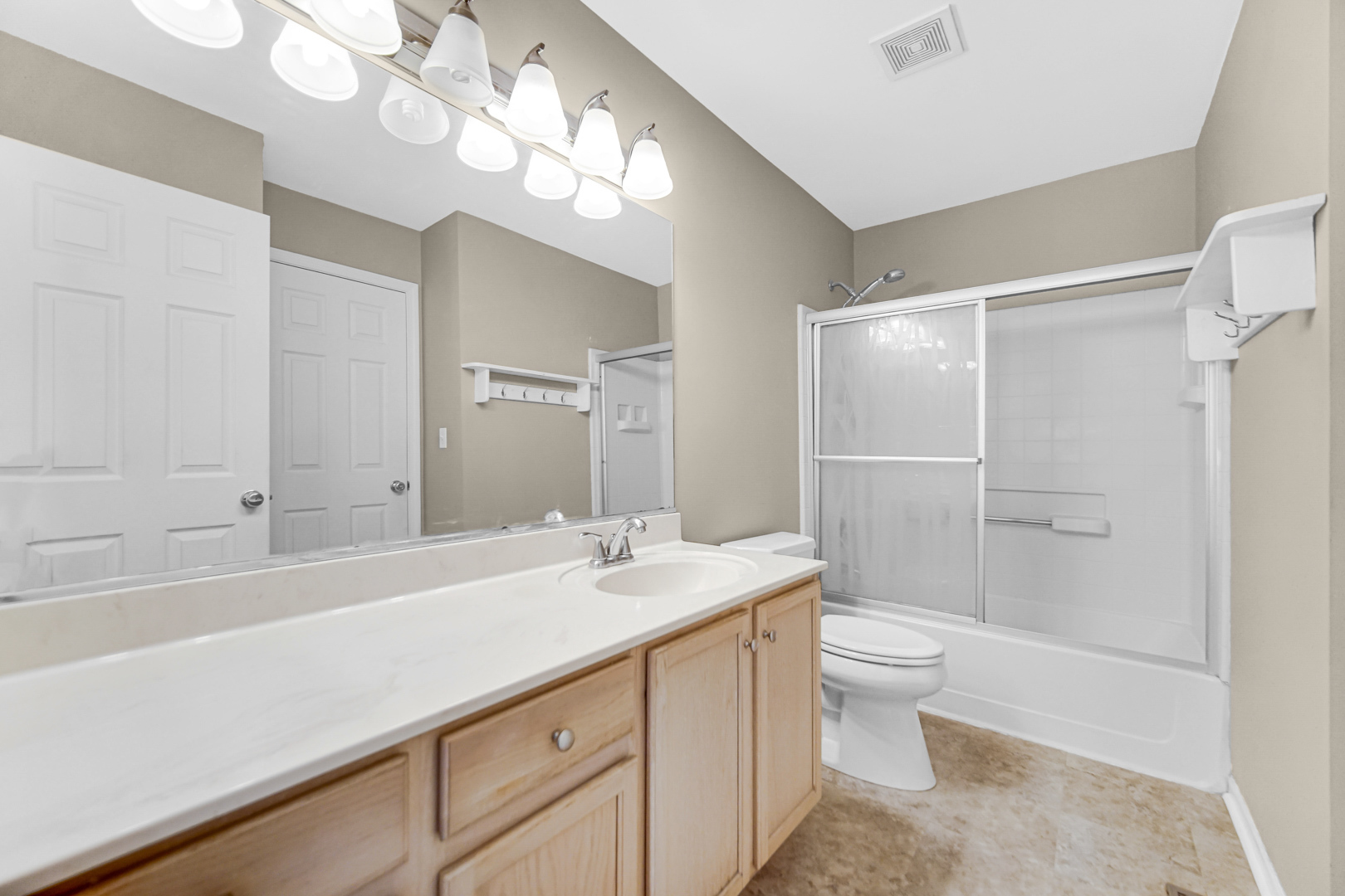 3356 Ravinia Circle, Aurora, IL 60504