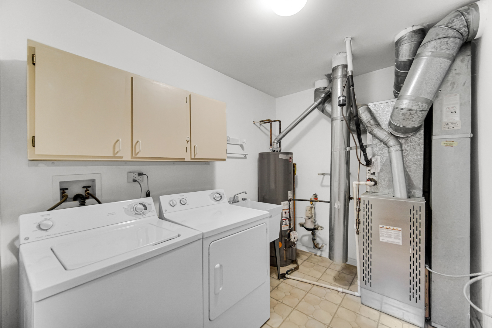 3356 Ravinia Circle, Aurora, IL 60504