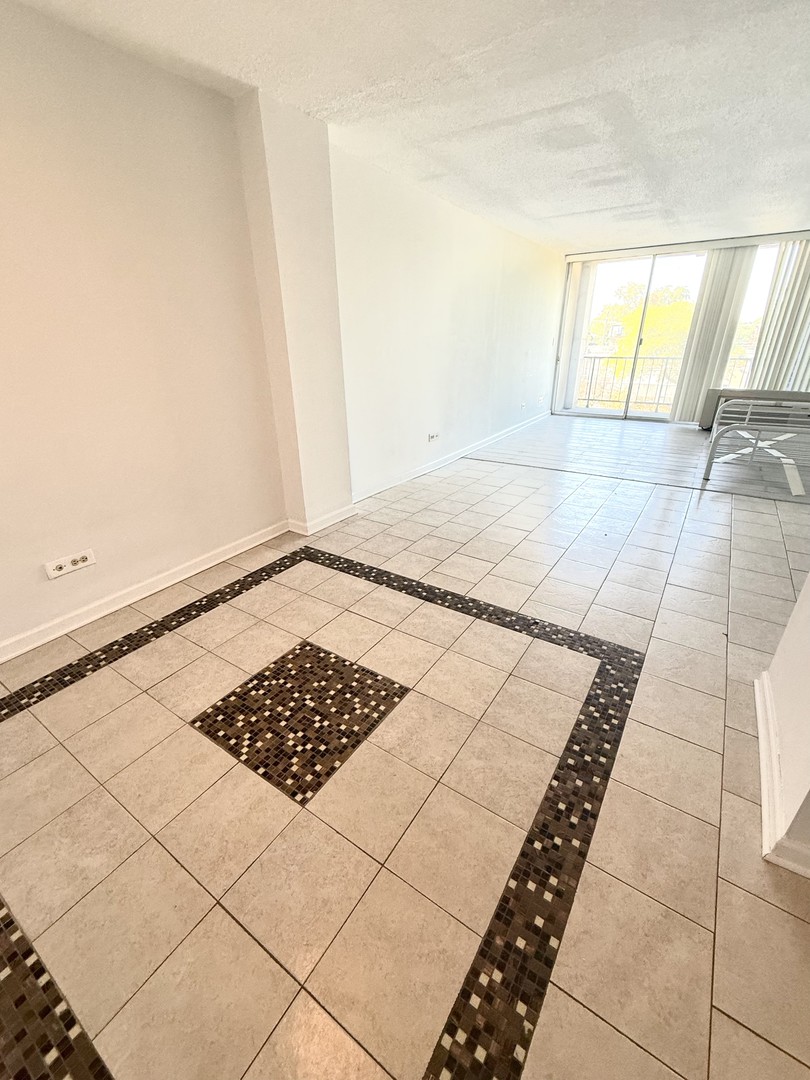 1043 S YORK Road #209, Bensenville, IL 60106