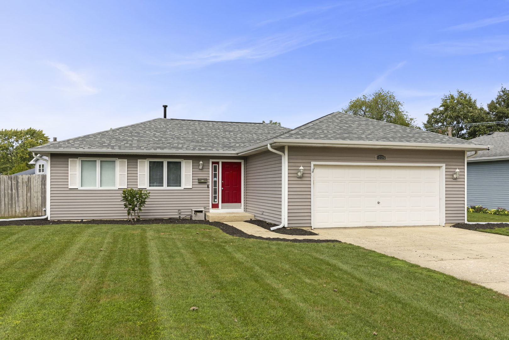 1725 W Galena Boulevard, Aurora, IL 60506