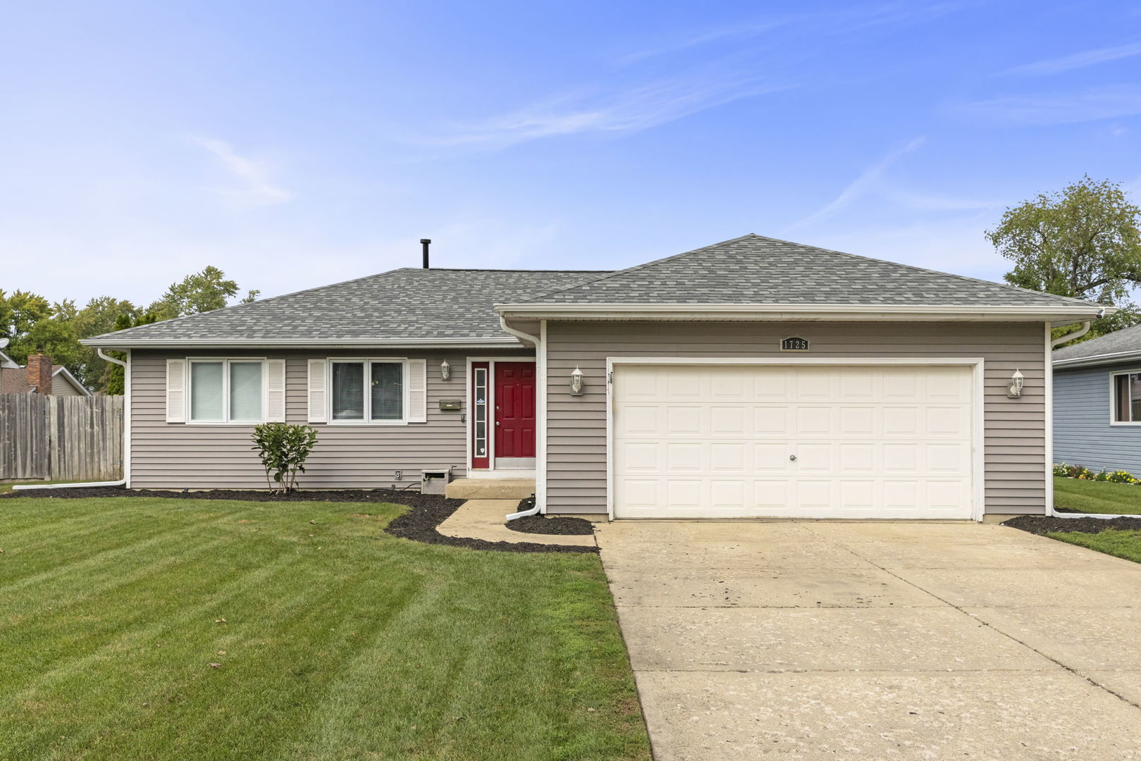 1725 W Galena Boulevard, Aurora, IL 60506
