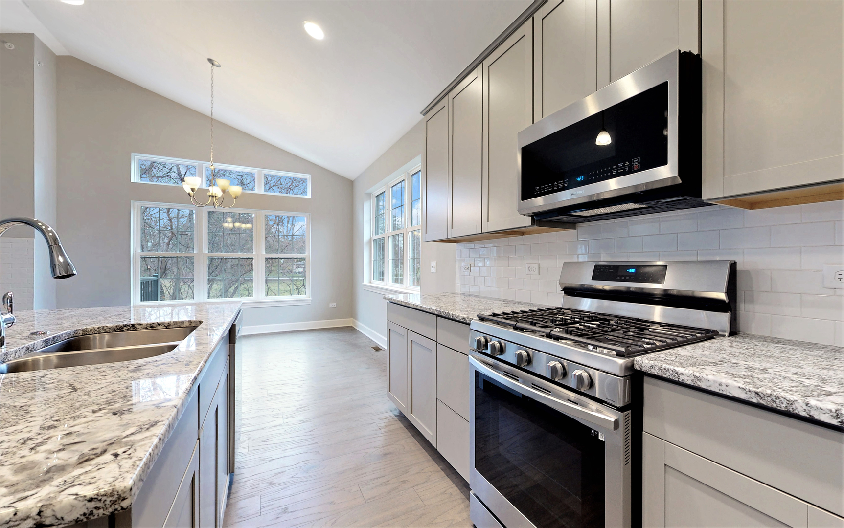 101 Donmor Drive, Bloomingdale, IL 60108
