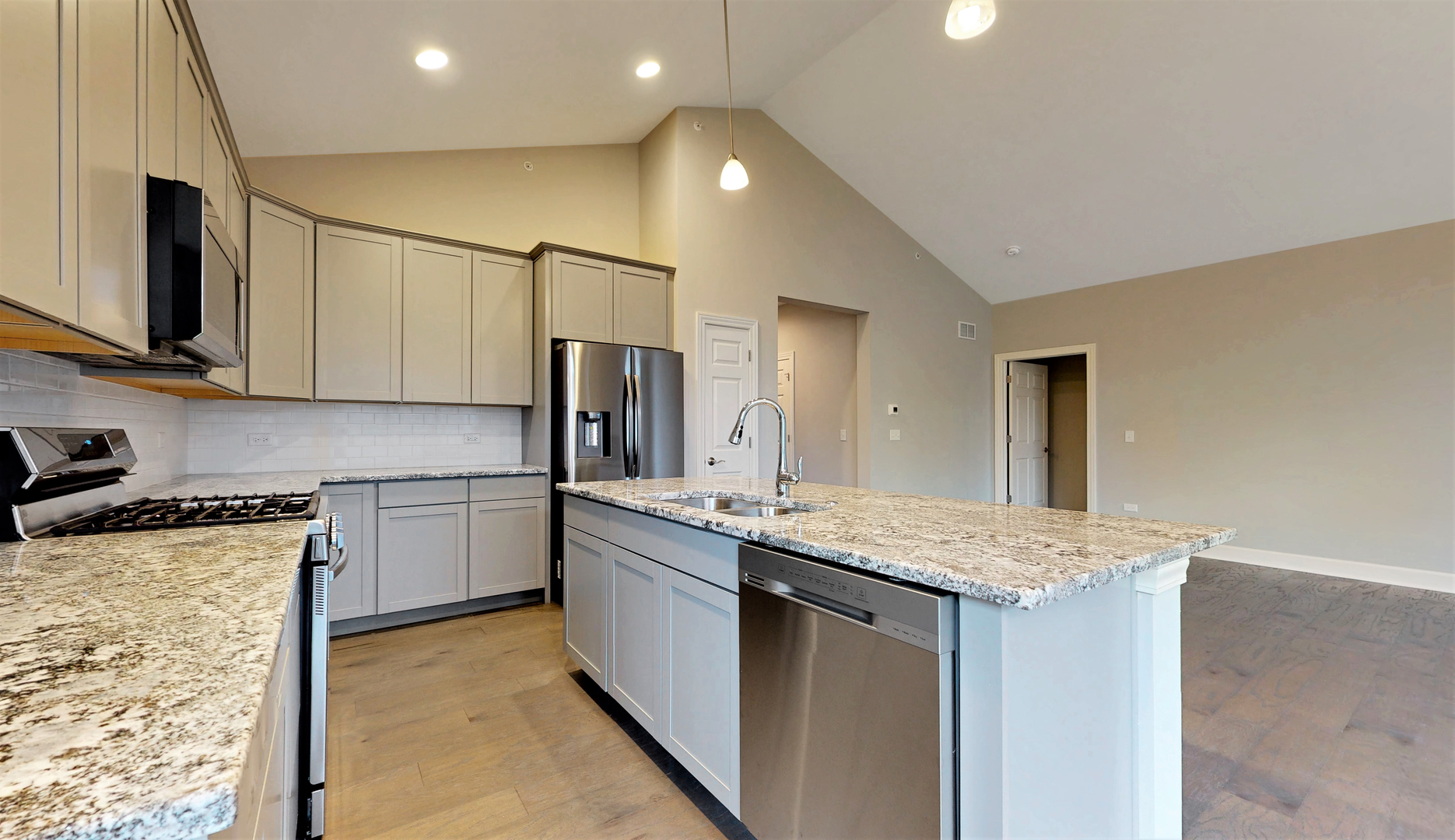 101 Donmor Drive, Bloomingdale, IL 60108