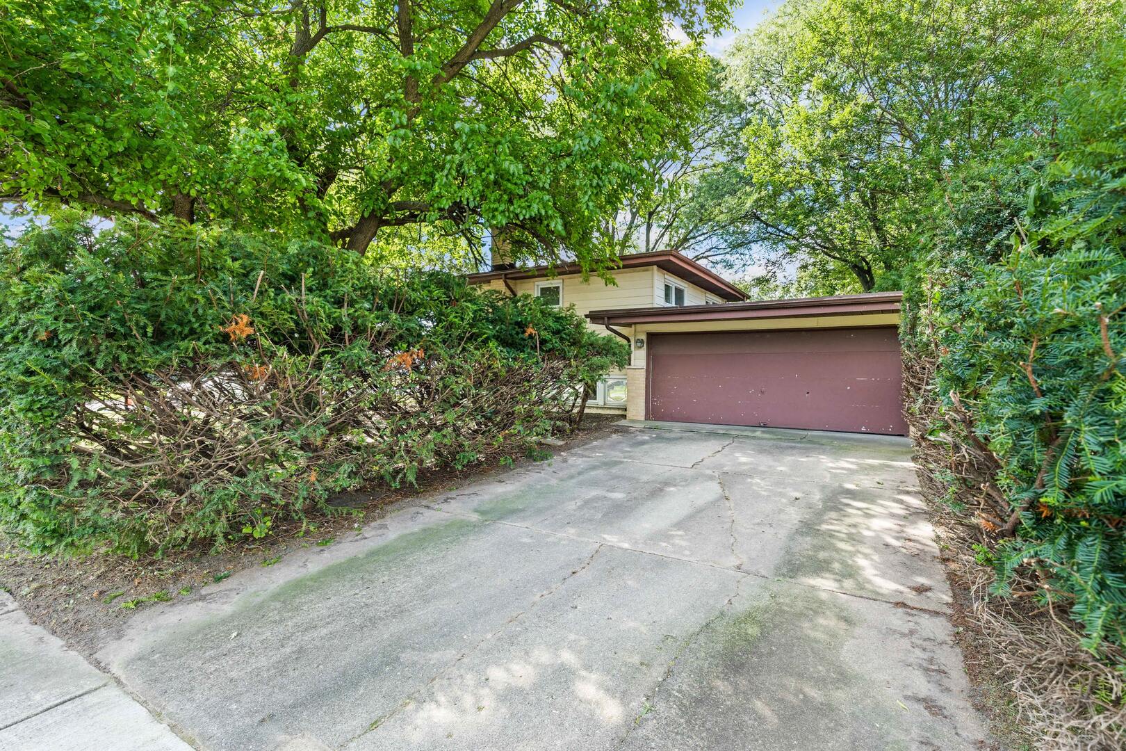 608 N Eastman Drive, Mount Prospect, IL 60056