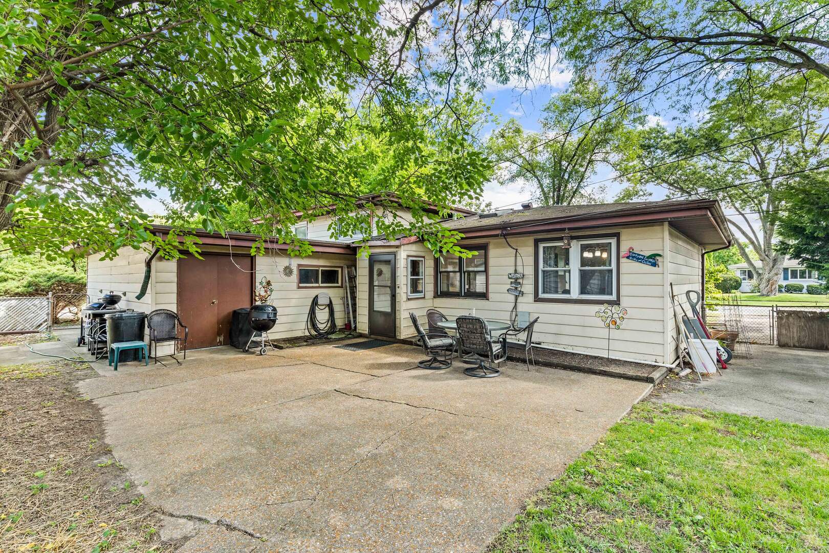 608 N Eastman Drive, Mount Prospect, IL 60056