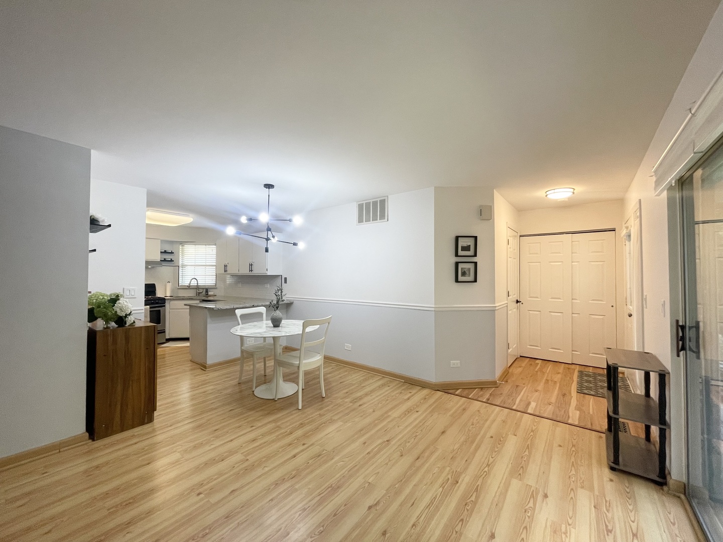 889 N Hamilton Court, Palatine, IL 60067
